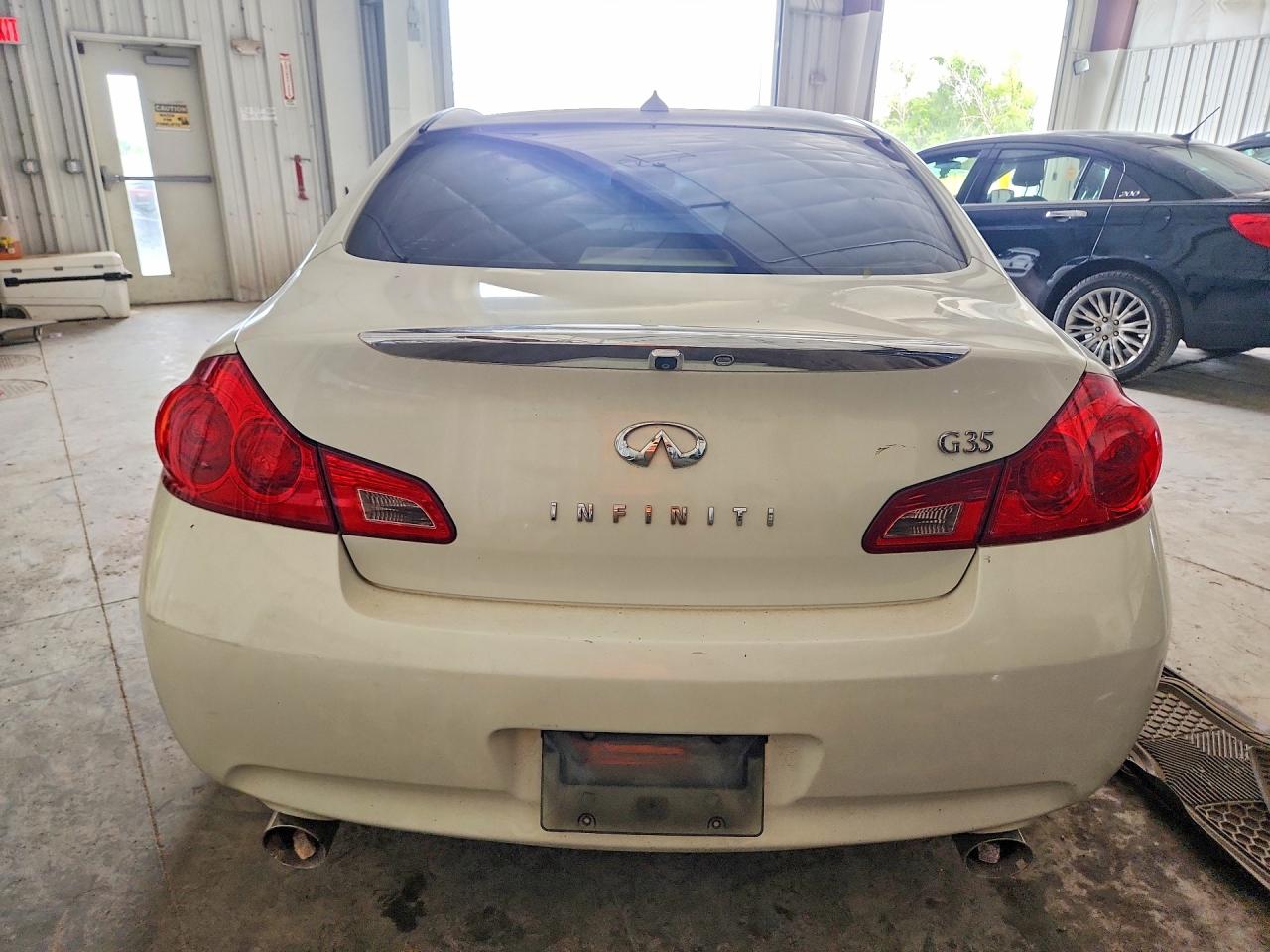 2008 Infiniti G35 Base White vin: JNKBV61E08M212570