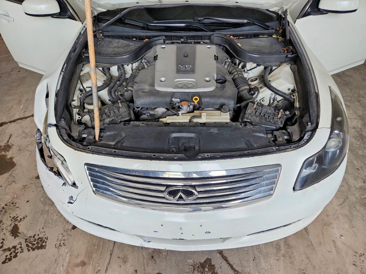 2008 Infiniti G35 Base White vin: JNKBV61E08M212570