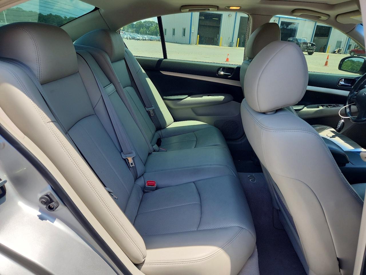 2008 Infiniti G35 Base Silver vin: JNKBV61E08M224573