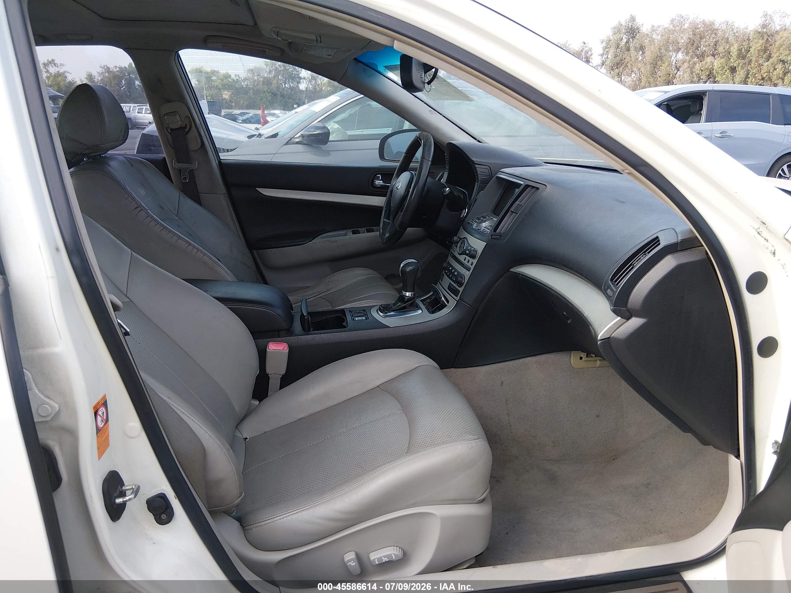 2008 Infiniti G35 Journey White vin: JNKBV61E18M206552