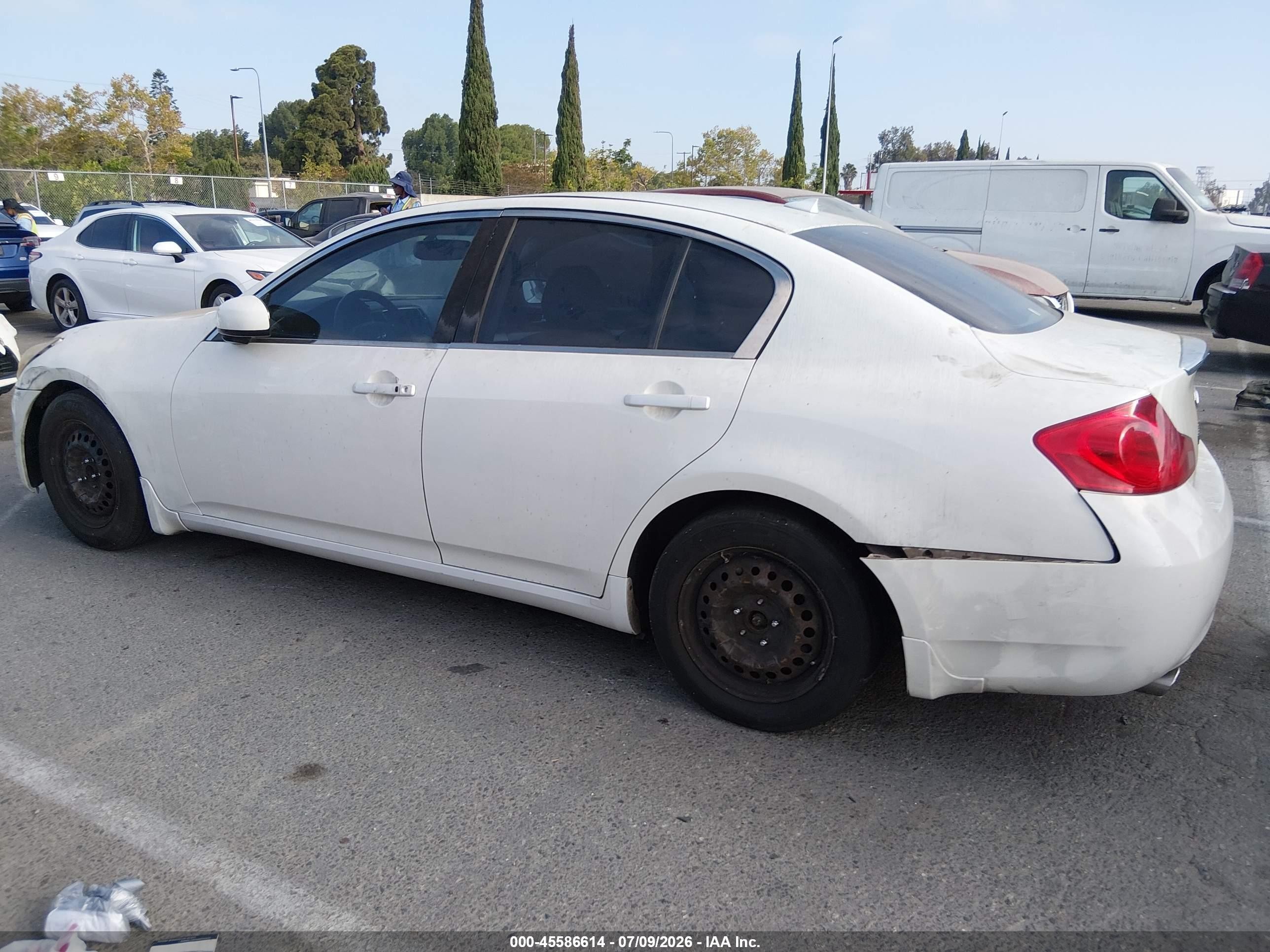 2008 Infiniti G35 Journey White vin: JNKBV61E18M206552