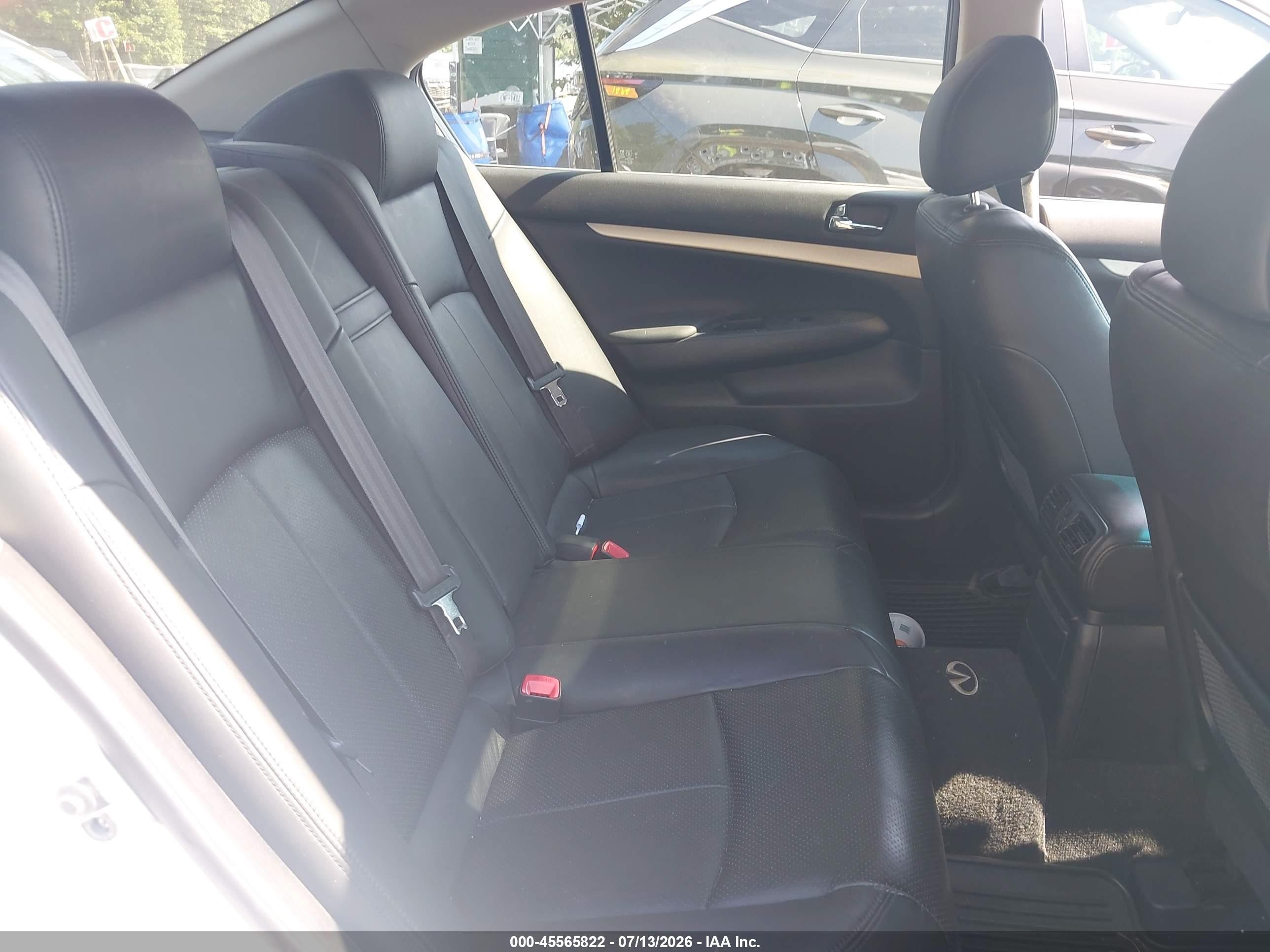 2008 Infiniti G35 Journey Silver vin: JNKBV61E18M214618