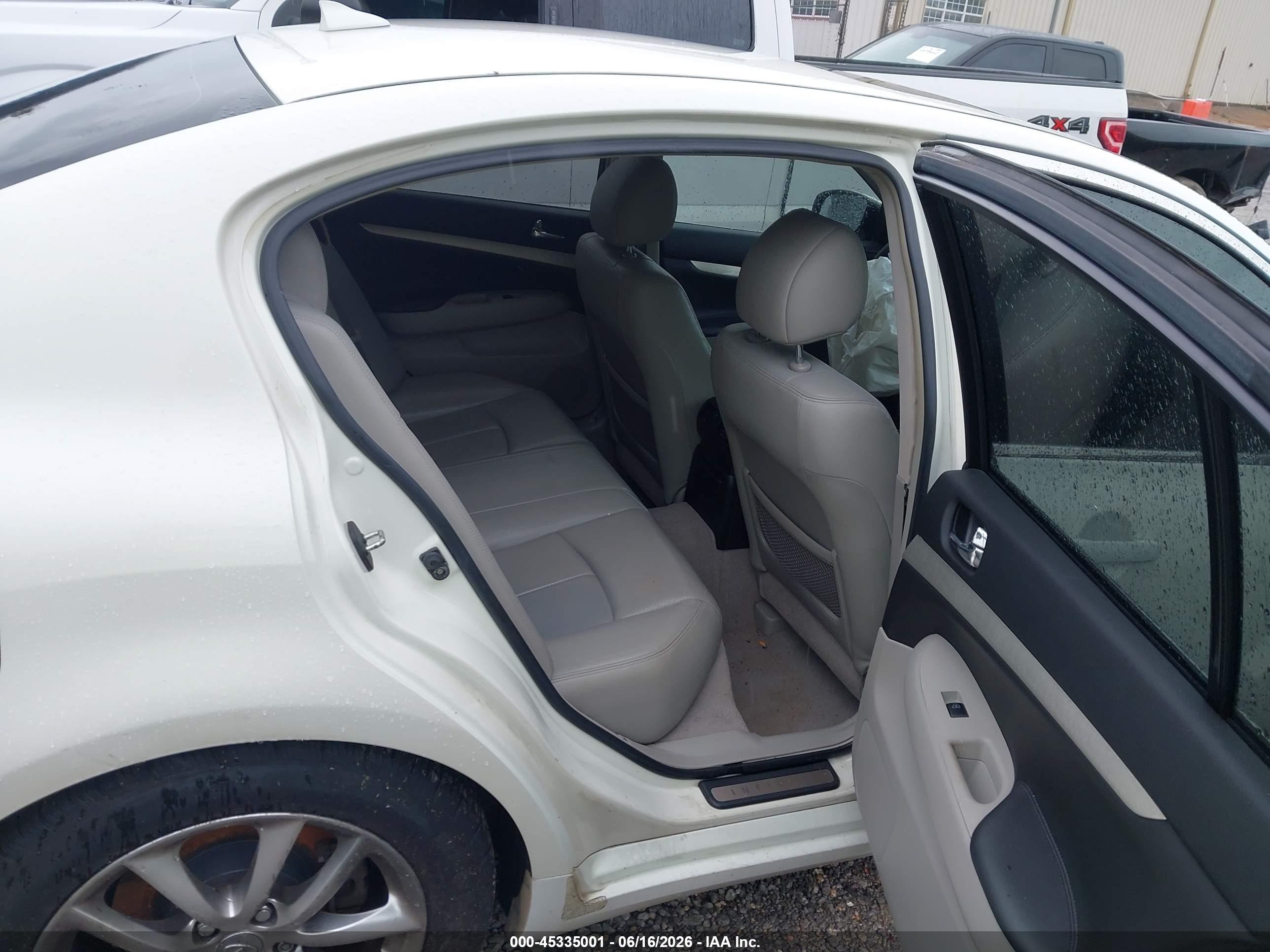 2008 Infiniti G35 Journey White vin: JNKBV61E18M221326