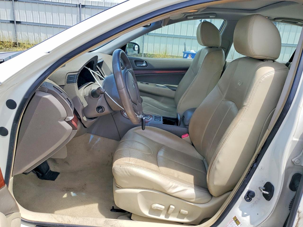 2008 Infiniti G35 Base White vin: JNKBV61E28M201411