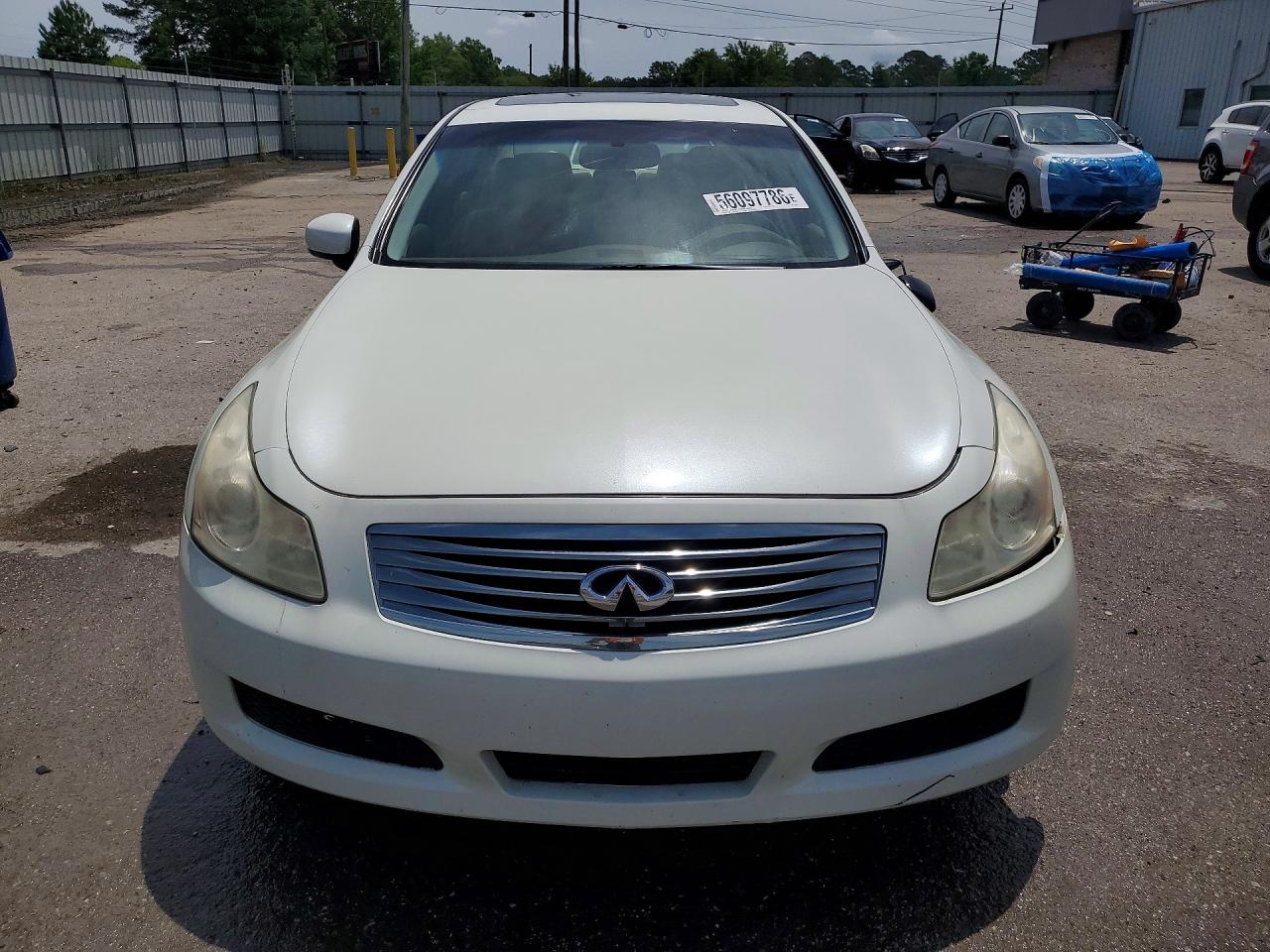 2008 Infiniti G35 Base White vin: JNKBV61E28M201411