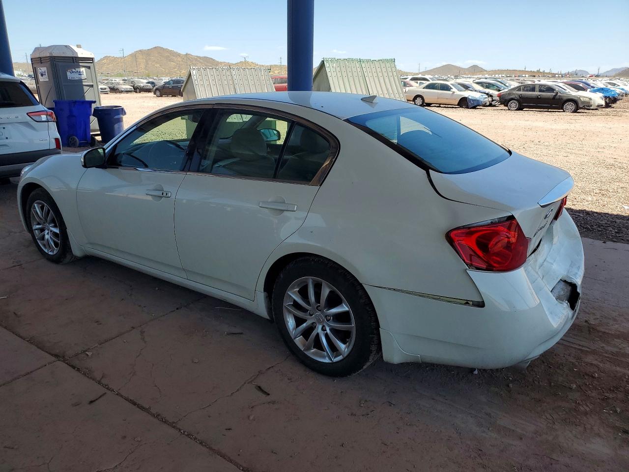 2008 Infiniti G35 Base White vin: JNKBV61E28M225837