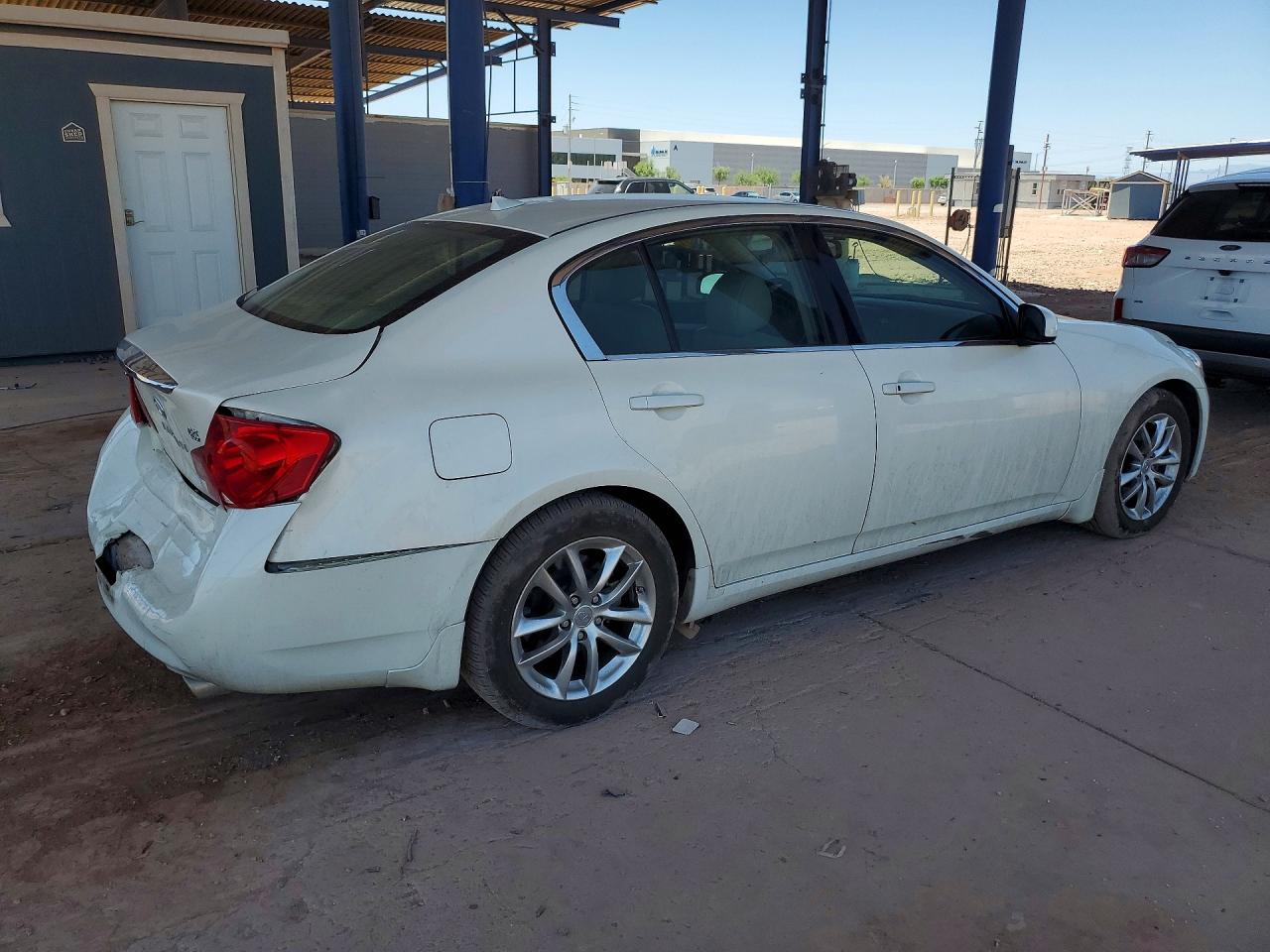 2008 Infiniti G35 Base White vin: JNKBV61E28M225837