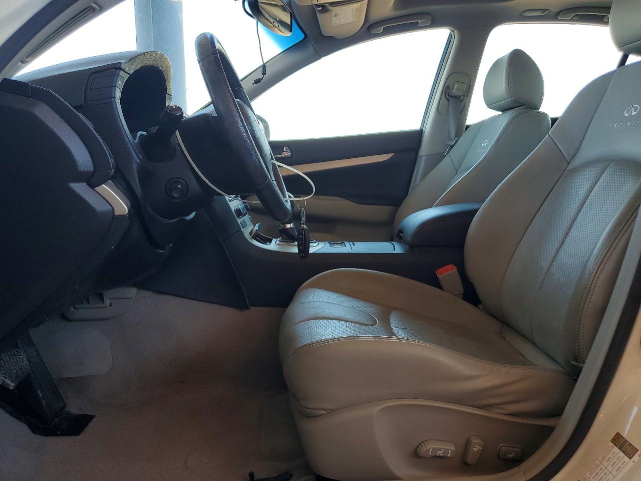 2008 Infiniti G35 Base White vin: JNKBV61E28M225837