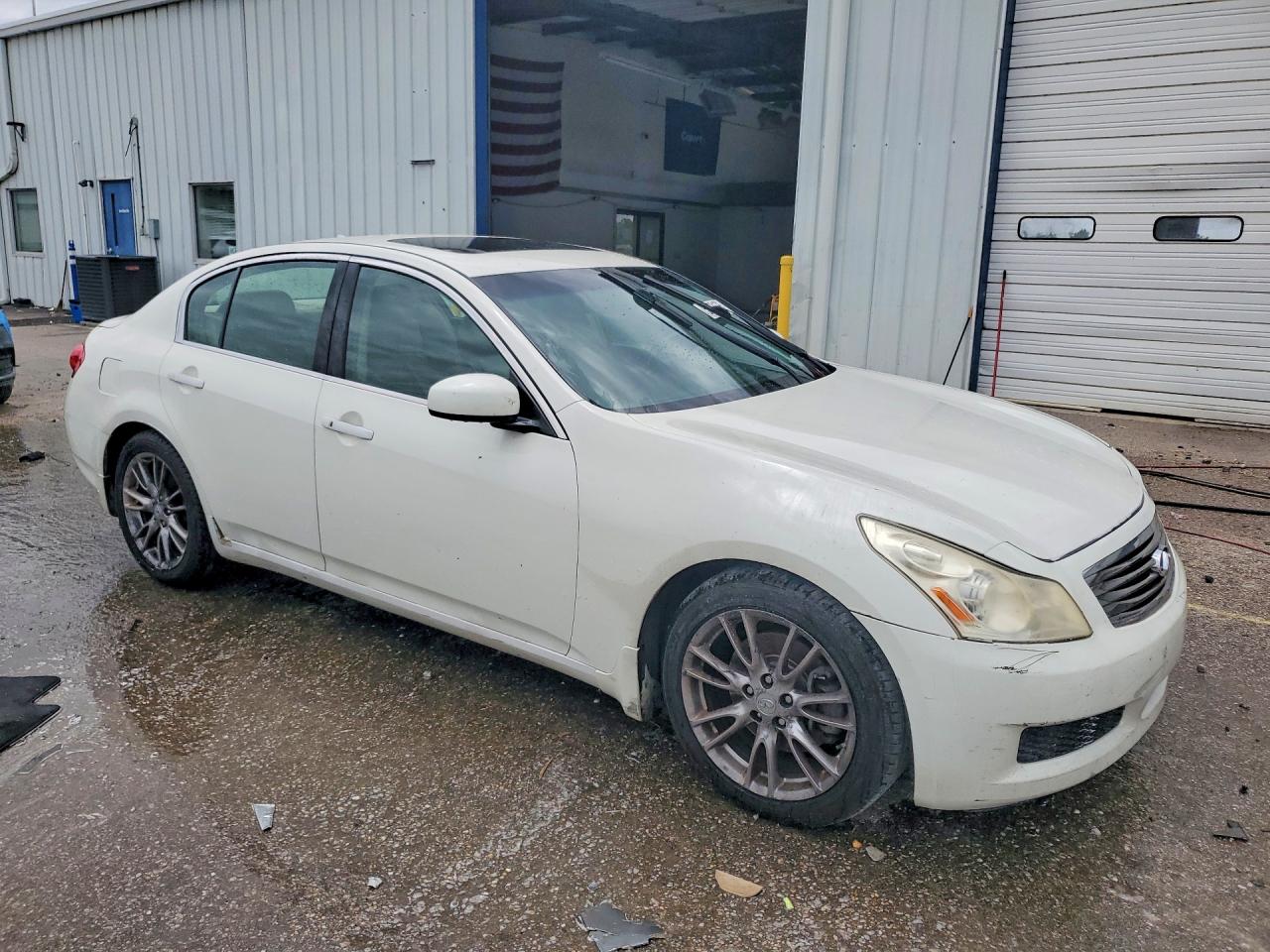 2007 Infiniti G35 Base White vin: JNKBV61E37M725908