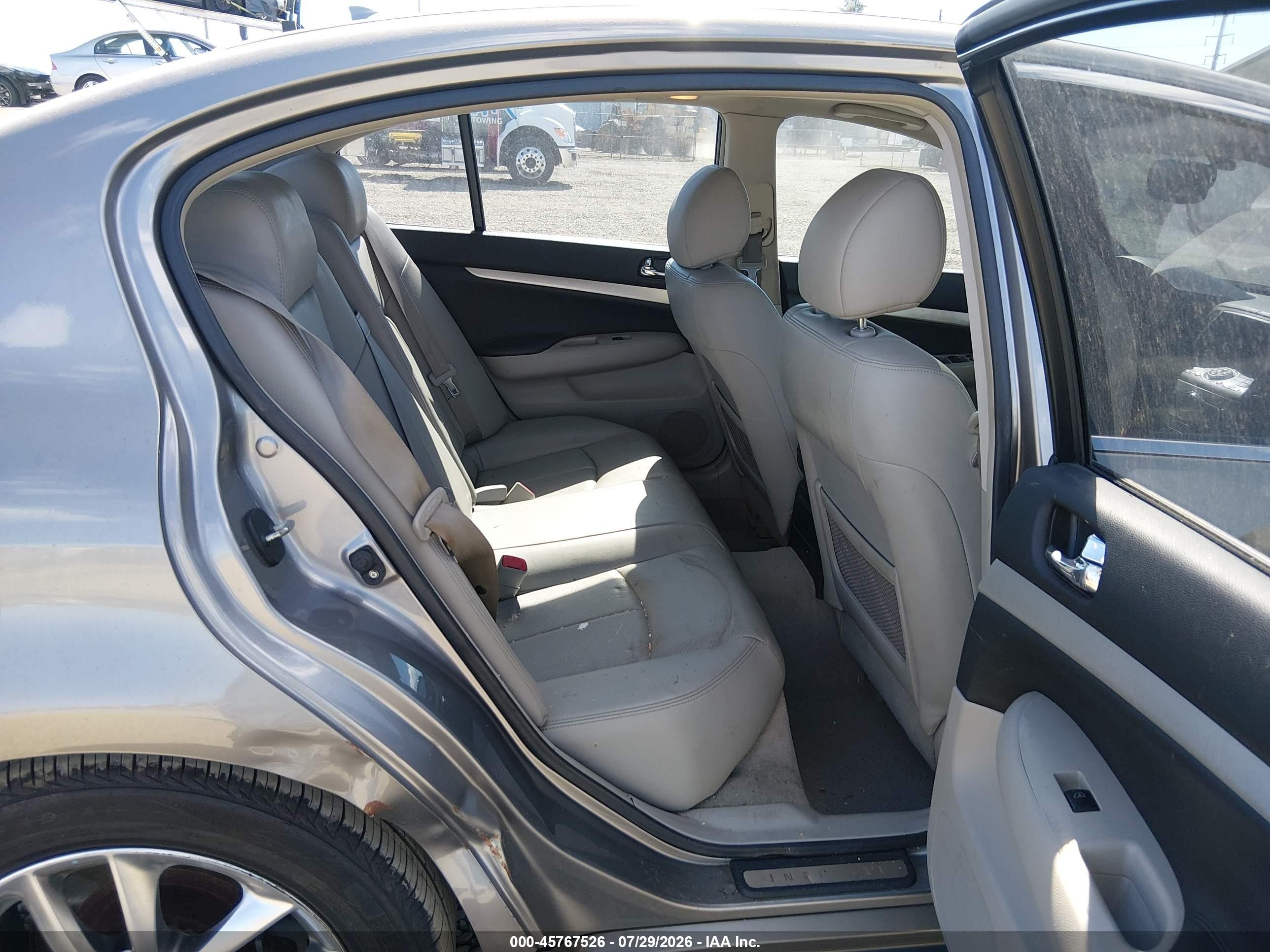 2007 Infiniti G35 Journey Silver vin: JNKBV61E37M726458
