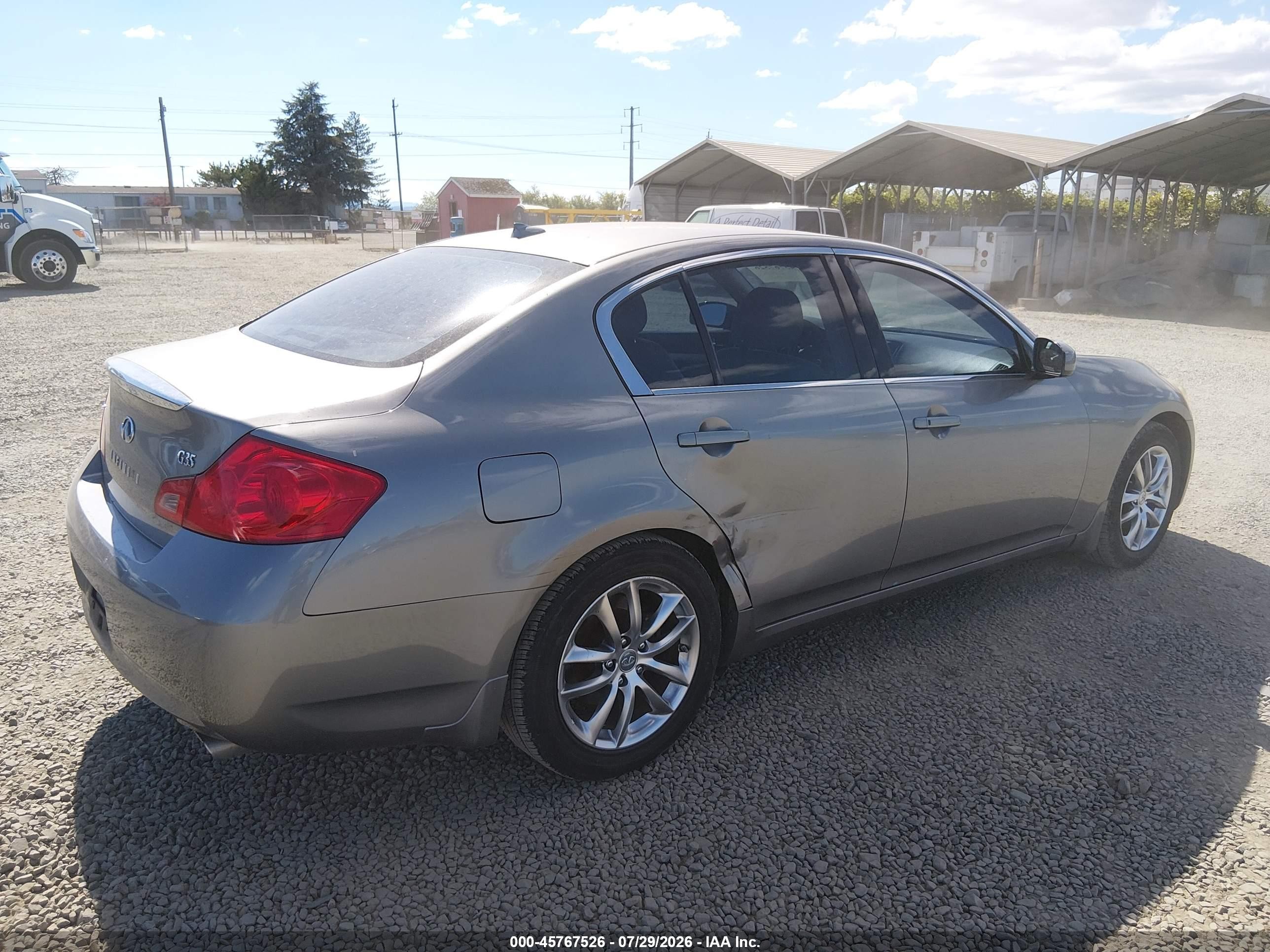 2007 Infiniti G35 Journey Silver vin: JNKBV61E37M726458