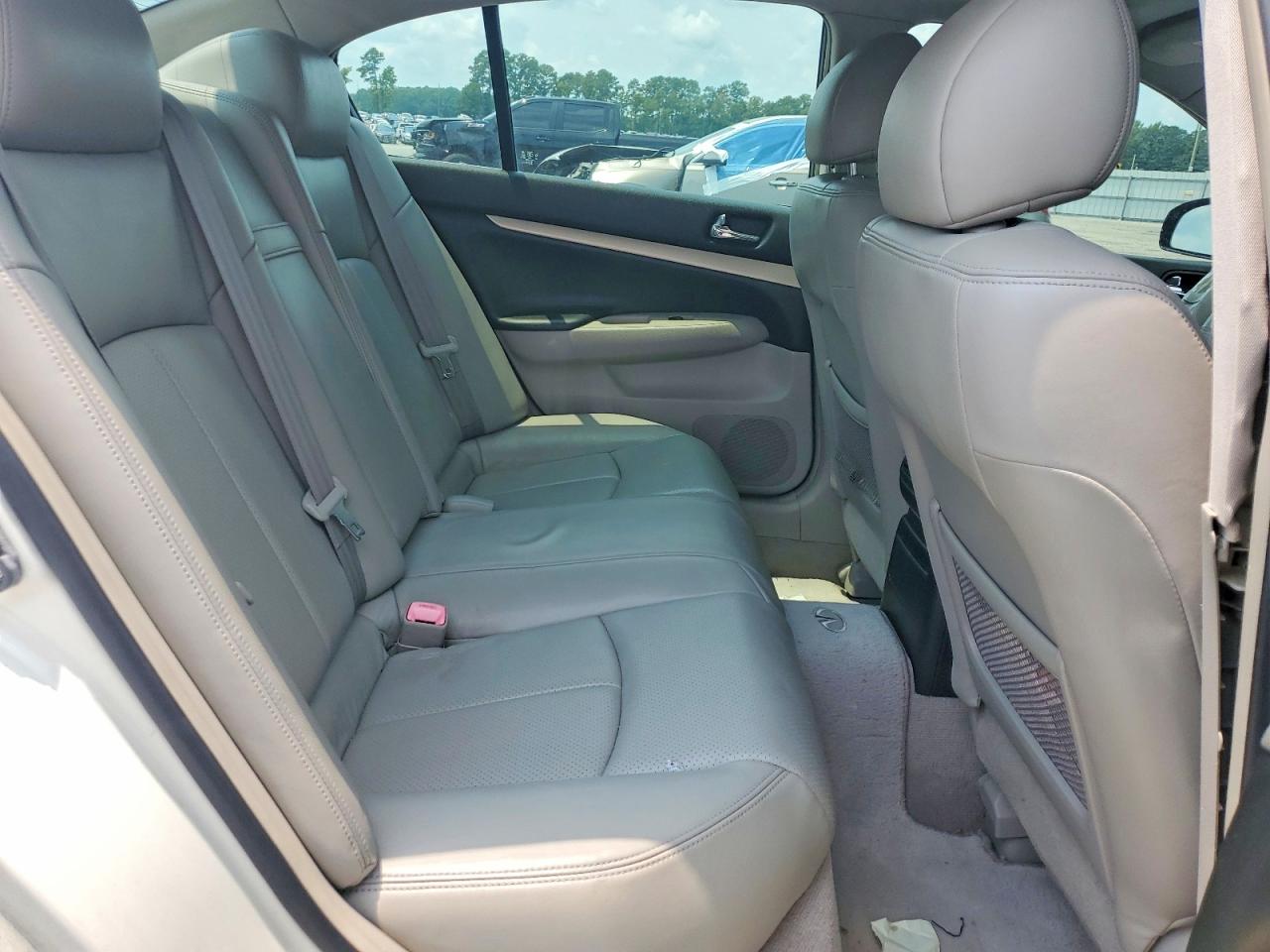 2007 Infiniti G35 Base White vin: JNKBV61E37M727917