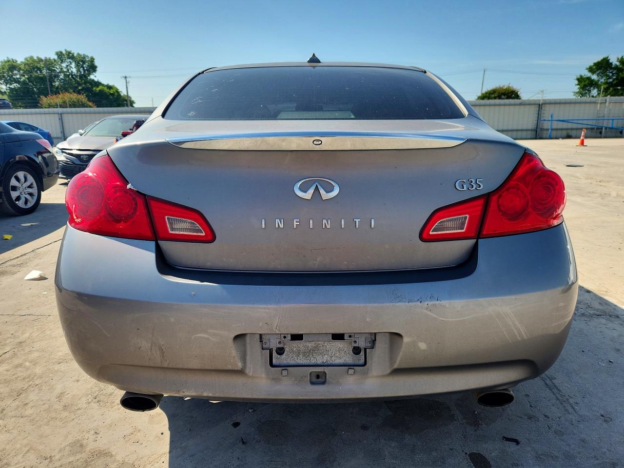2008 Infiniti G35 Base Silver vin: JNKBV61E38M226205