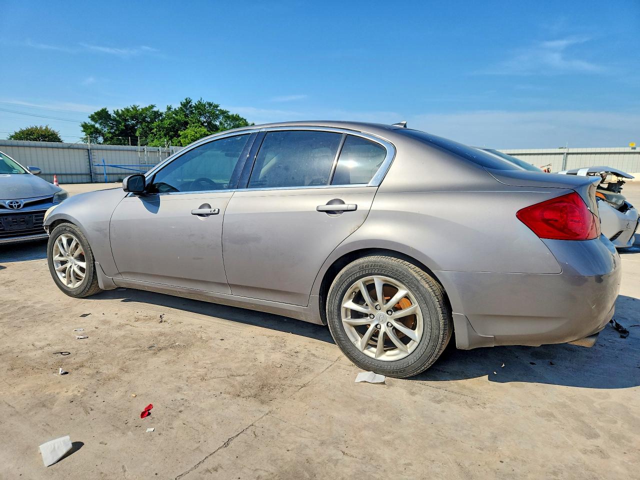 2008 Infiniti G35 Base Silver vin: JNKBV61E38M226205