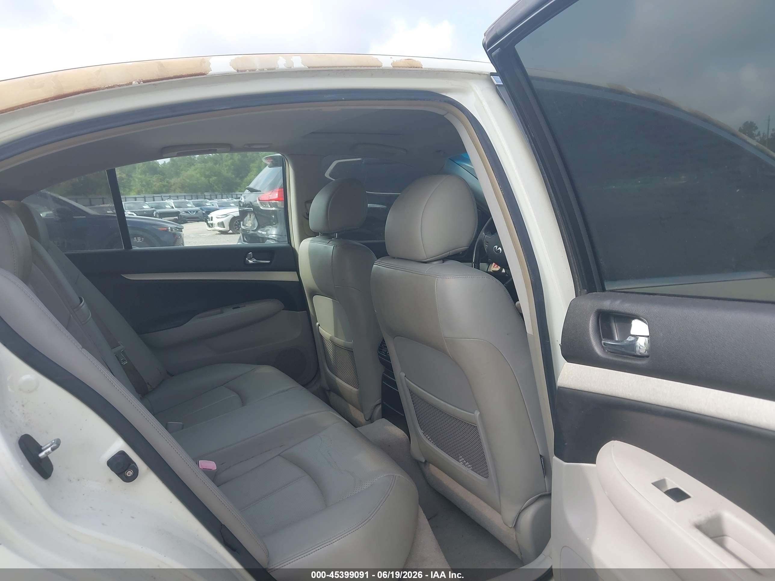 2007 Infiniti G35 Journey White vin: JNKBV61E47M706199