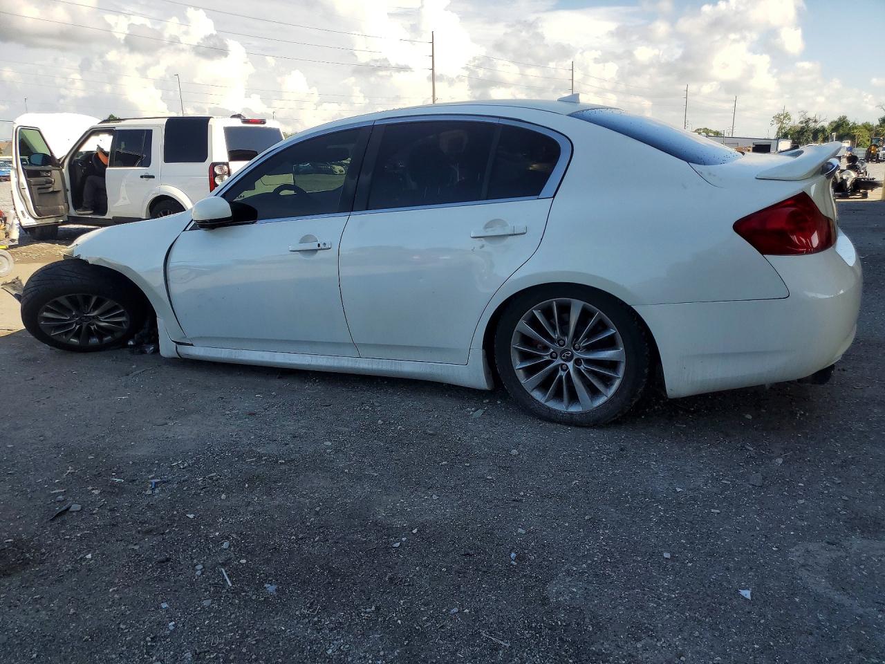 2008 Infiniti G35 White vin: JNKBV61E48M204973