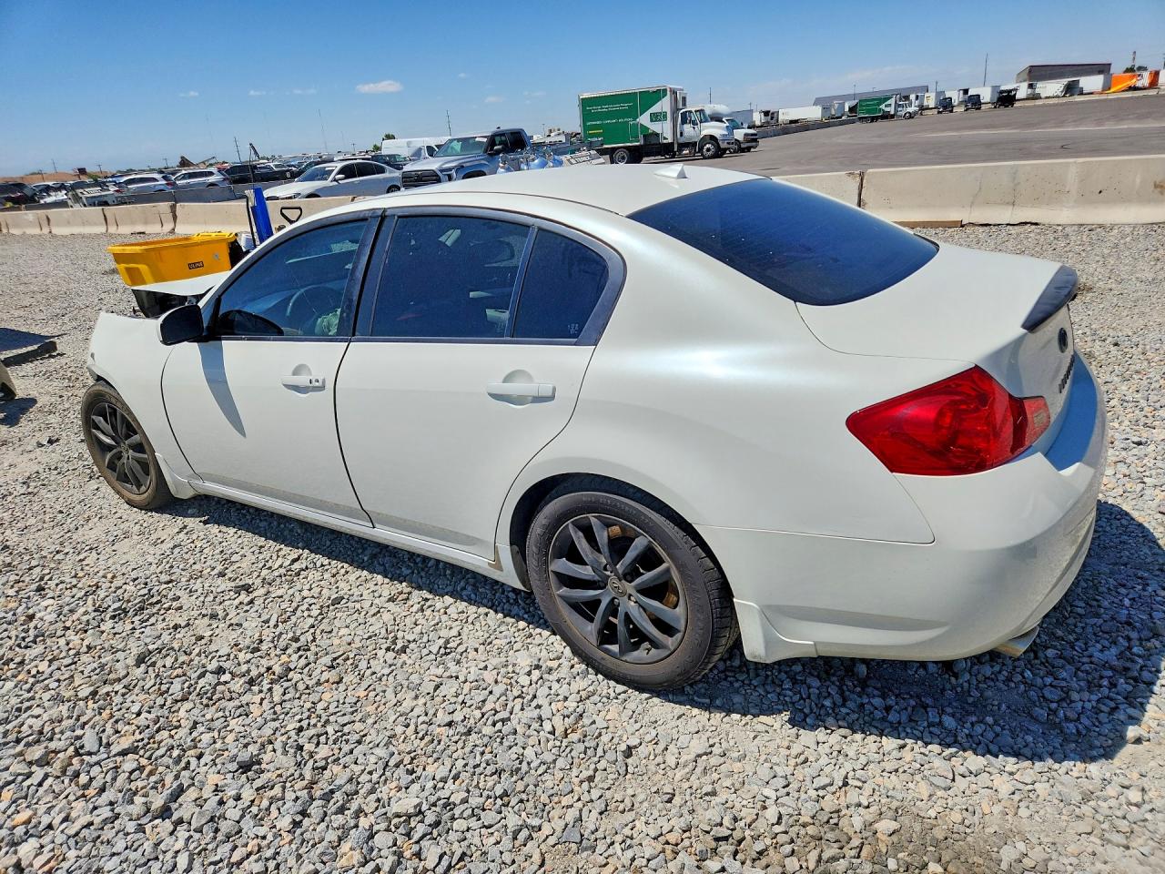 2008 Infiniti G35 Base White vin: JNKBV61E48M209803