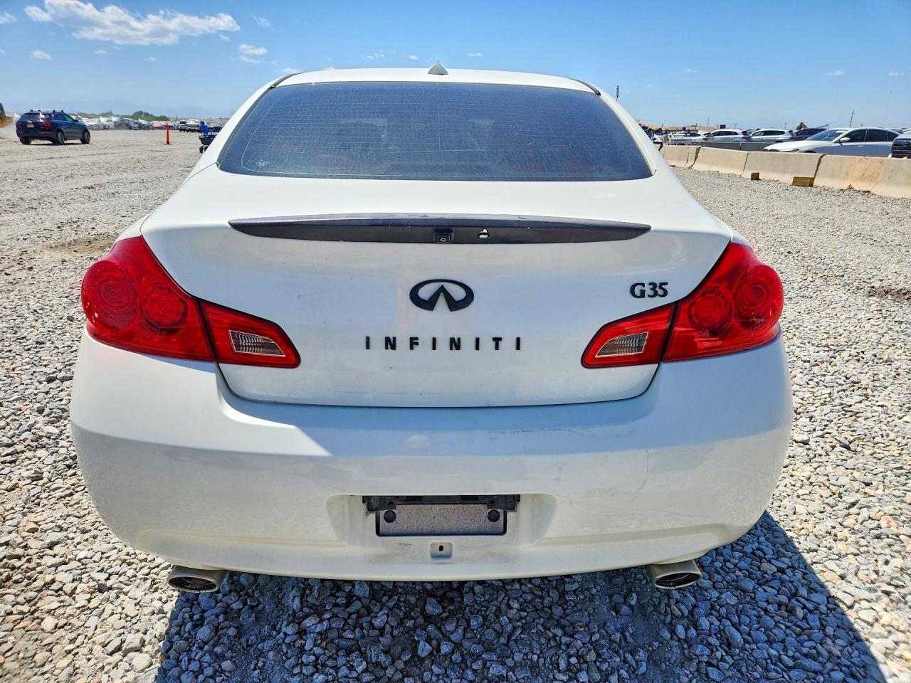 2008 Infiniti G35 Base White vin: JNKBV61E48M209803