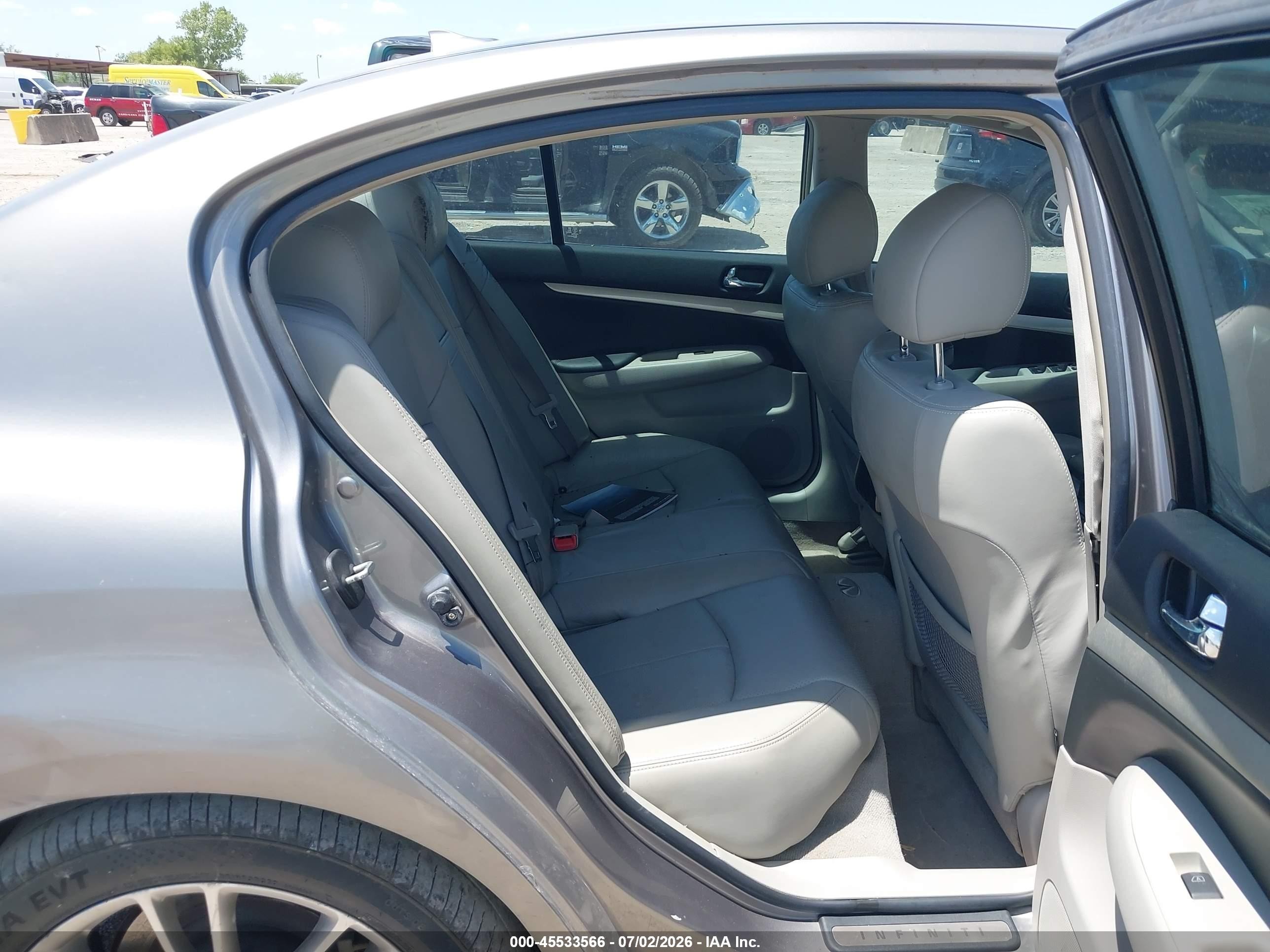 2008 Infiniti G35 Journey Champagne vin: JNKBV61E48M222745