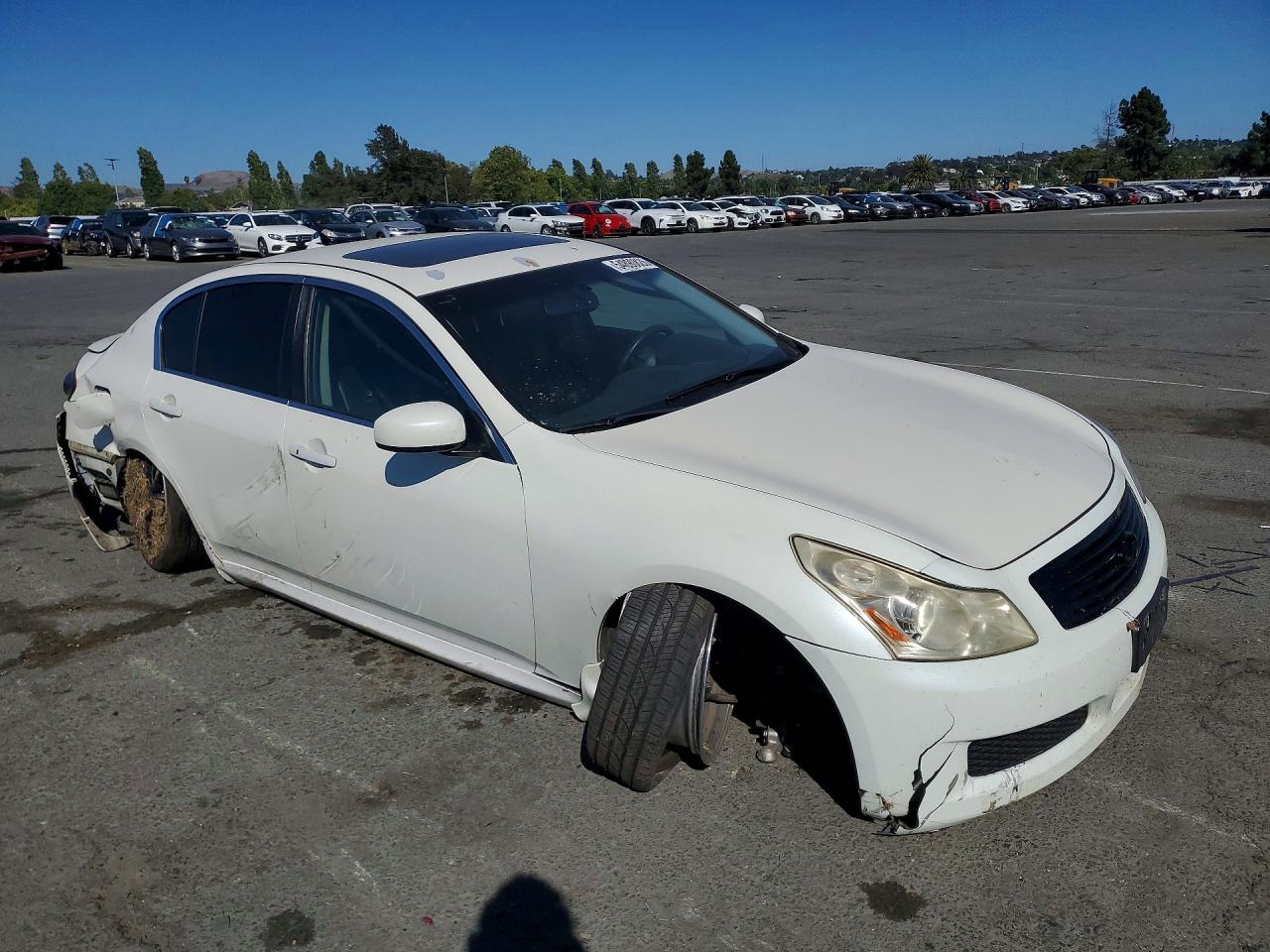 2007 Infiniti G35 Base White vin: JNKBV61E57M710763