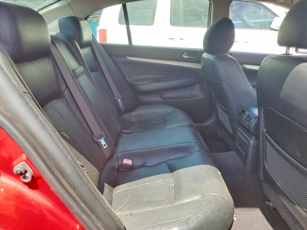 2007 Infiniti G35 Base Red vin: JNKBV61E67M709735