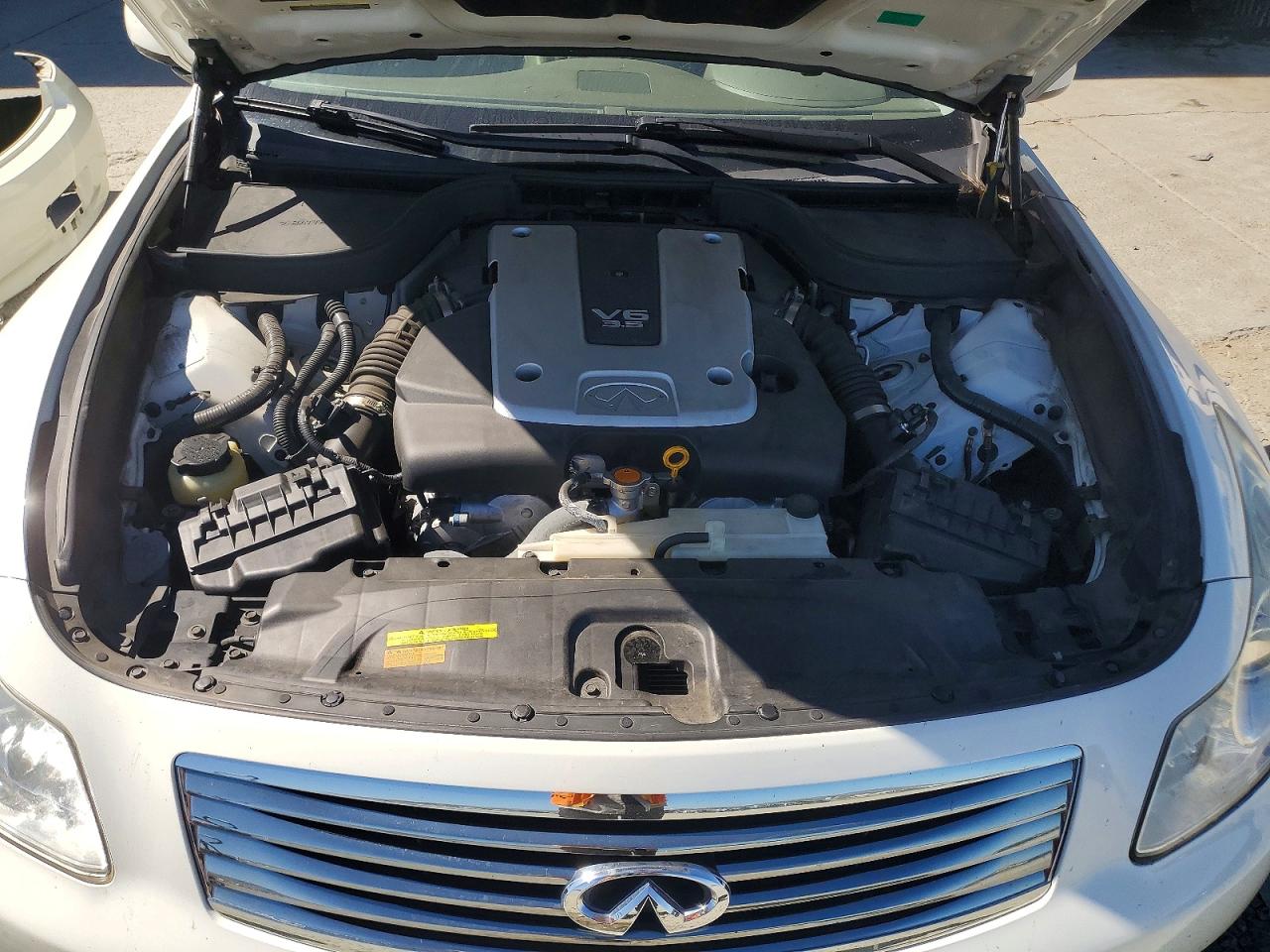 2007 Infiniti G35 Base White vin: JNKBV61E77M728021
