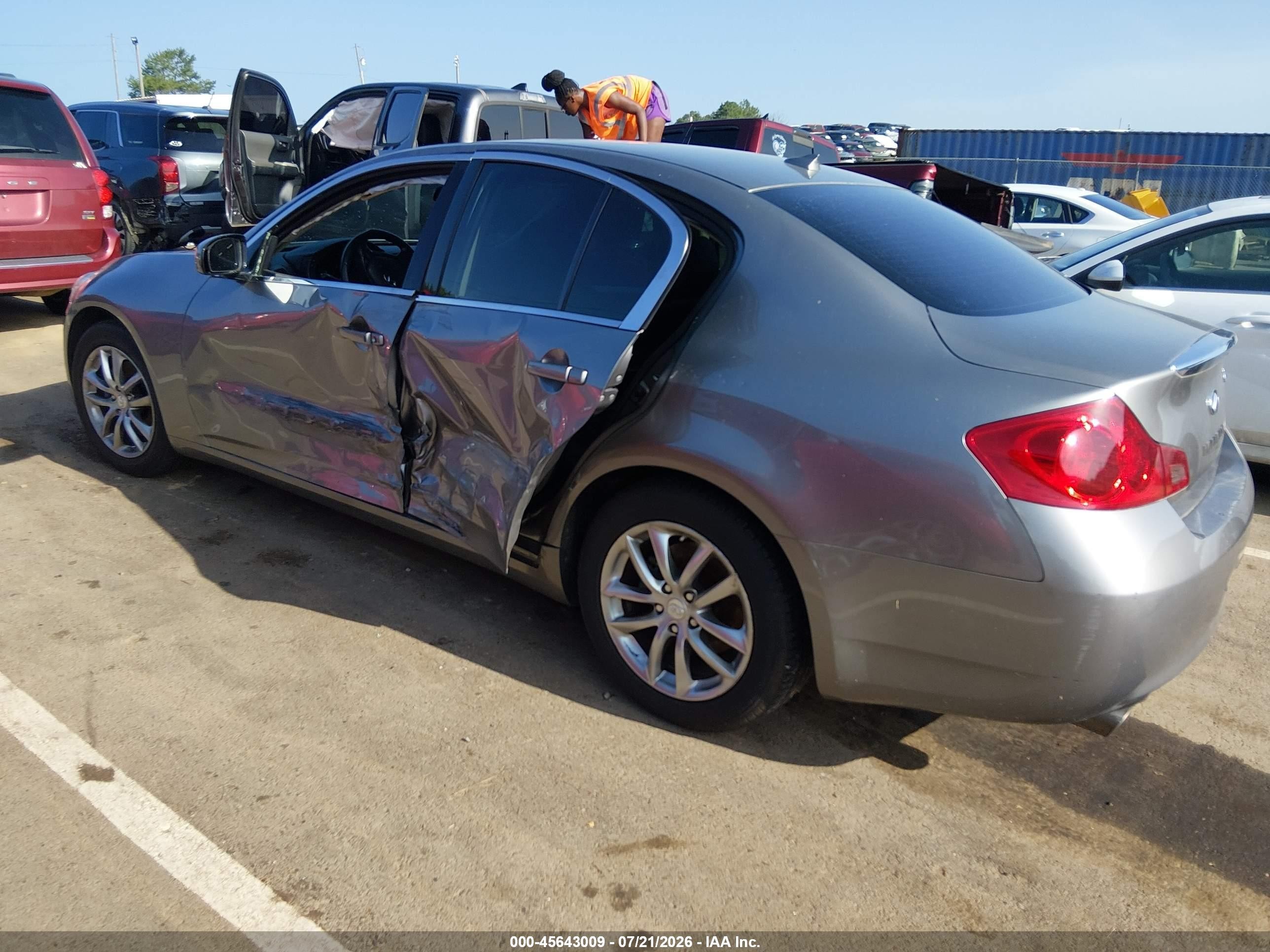 2008 Infiniti G35 Journey Gray vin: JNKBV61E78M209276