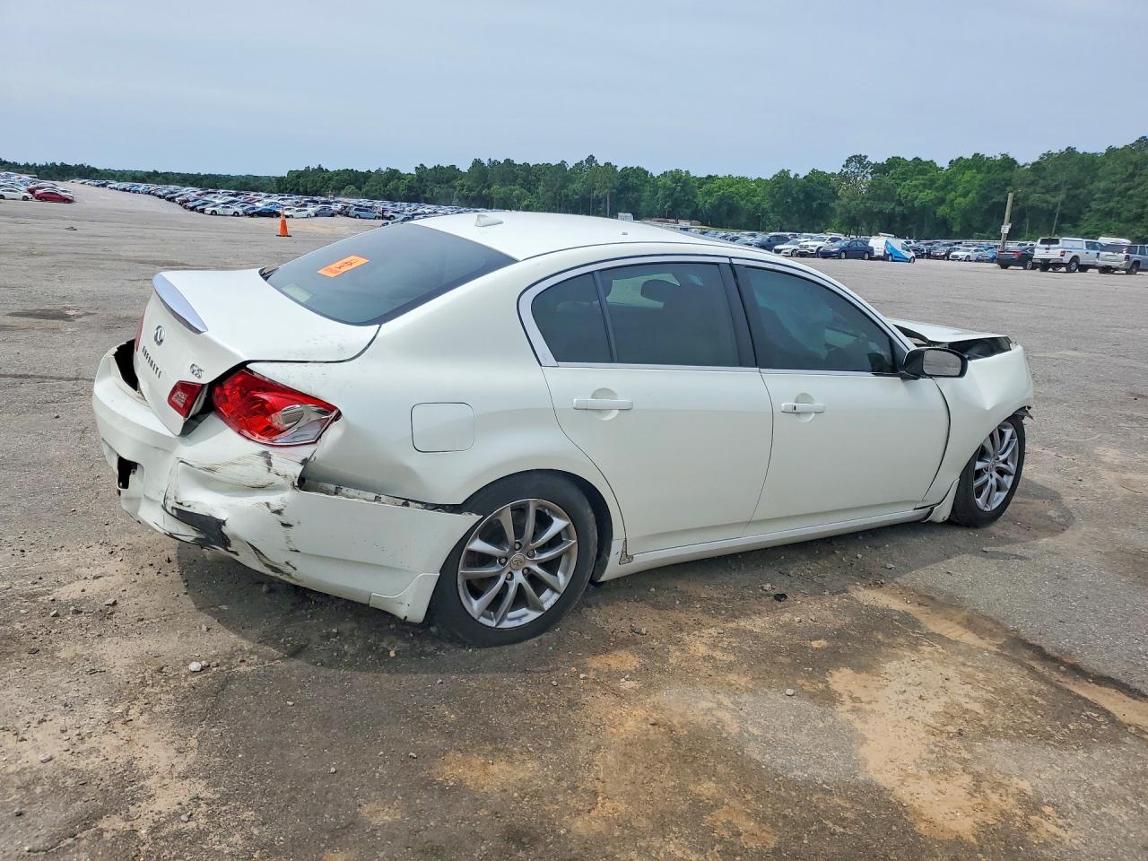 2008 Infiniti G35 Base White vin: JNKBV61E78M210458