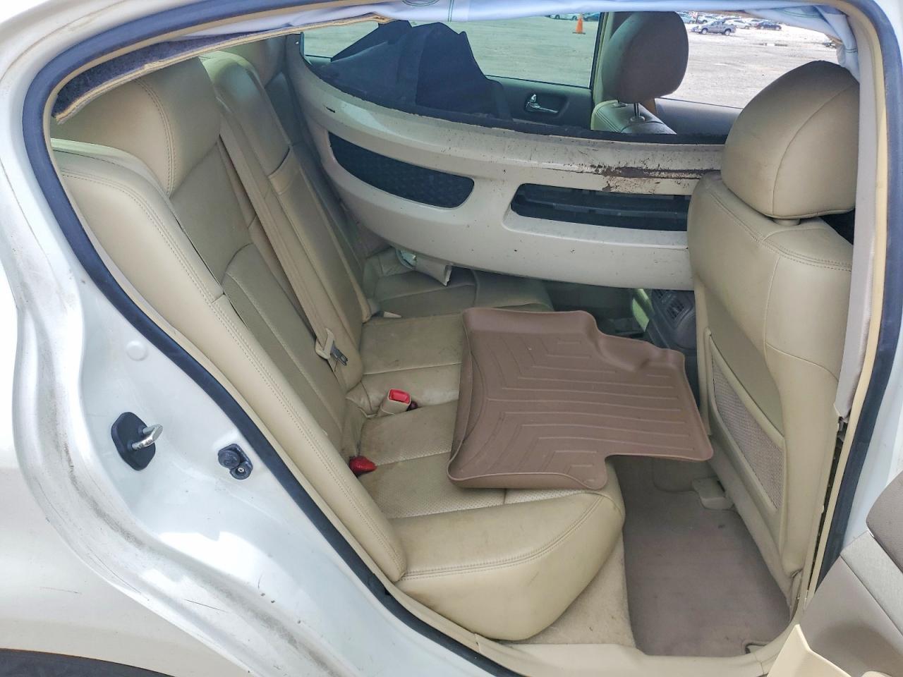 2008 Infiniti G35 Base White vin: JNKBV61E78M210458