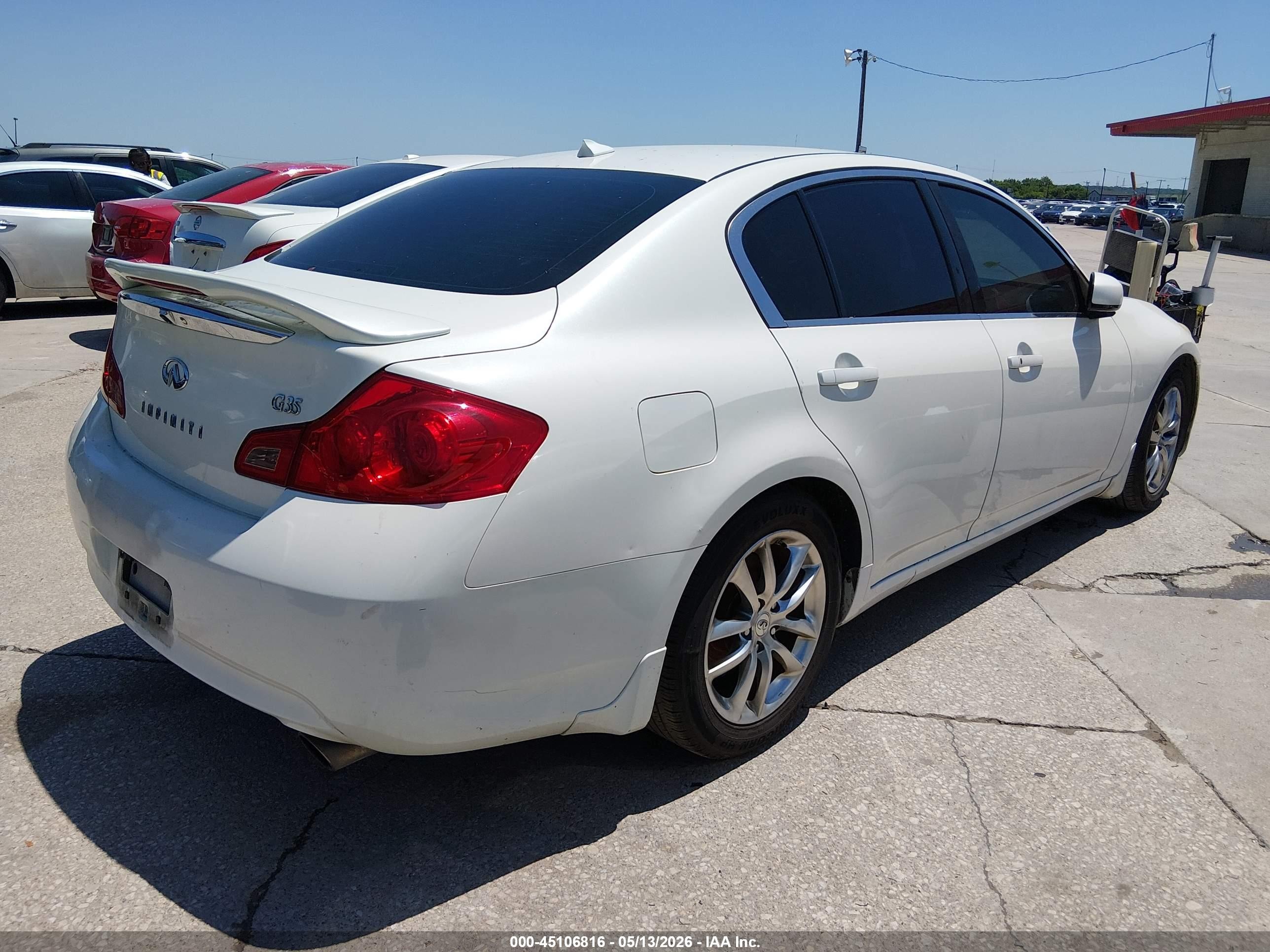2008 Infiniti G35 Journey White vin: JNKBV61E78M215935