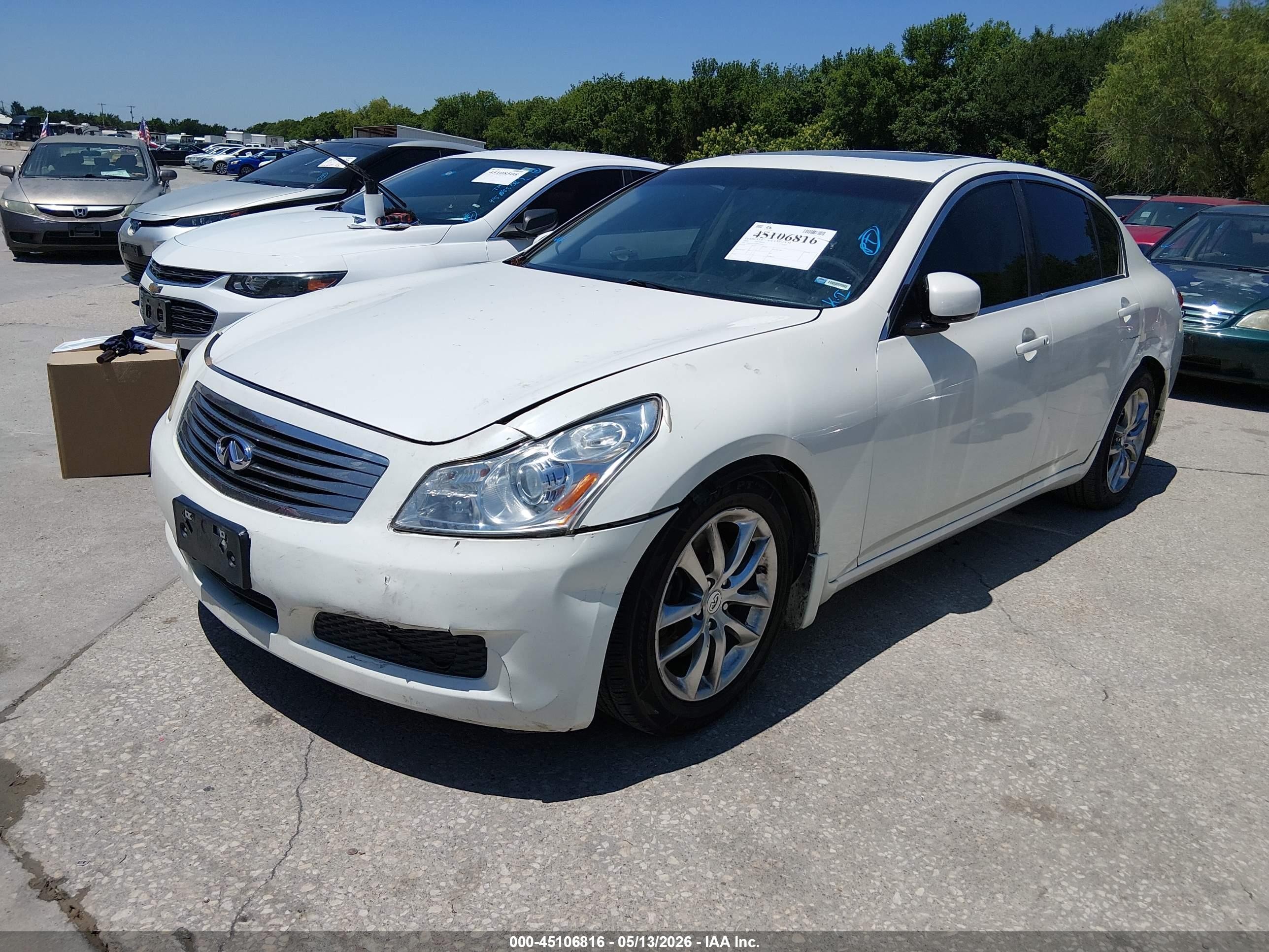 2008 Infiniti G35 Journey White vin: JNKBV61E78M215935