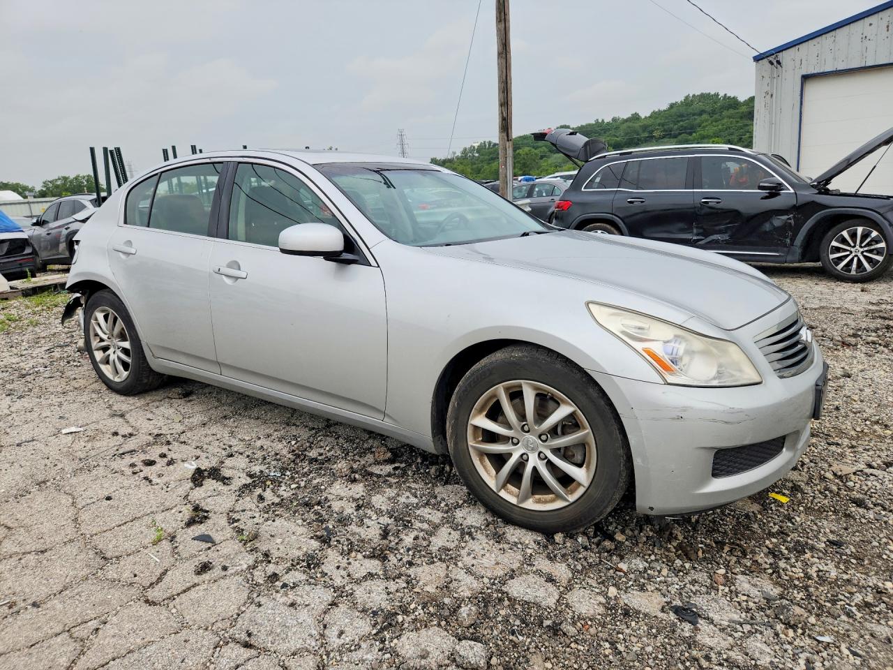 2007 Infiniti G35 Base Серебряный vin: JNKBV61E87M713737