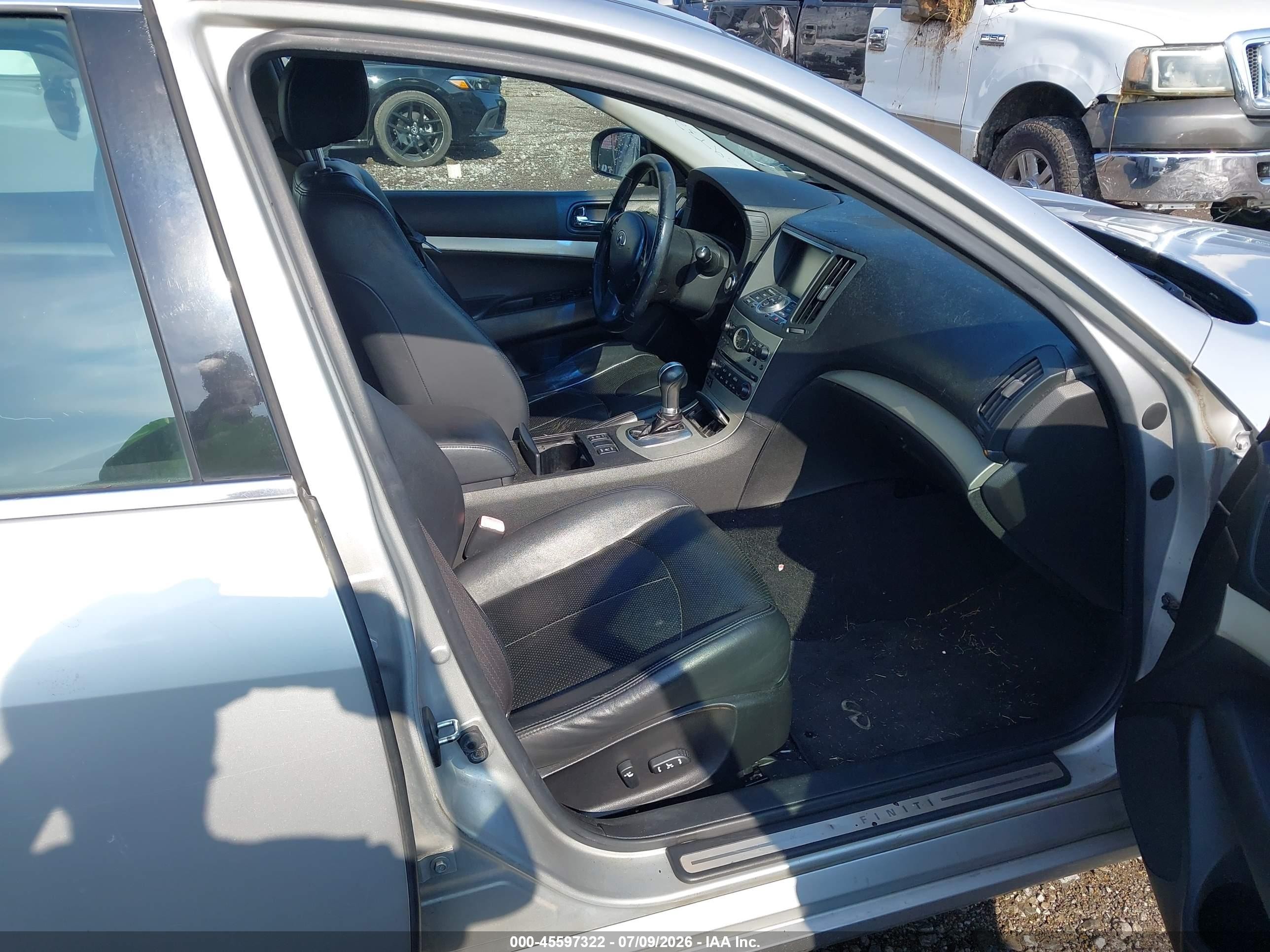 2008 Infiniti G35 Journey Silver vin: JNKBV61E88M207004