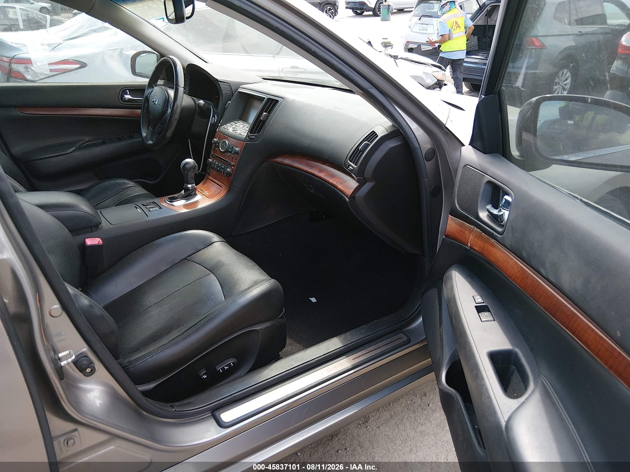 2008 Infiniti G35 Journey Champagne vin: JNKBV61E88M223512