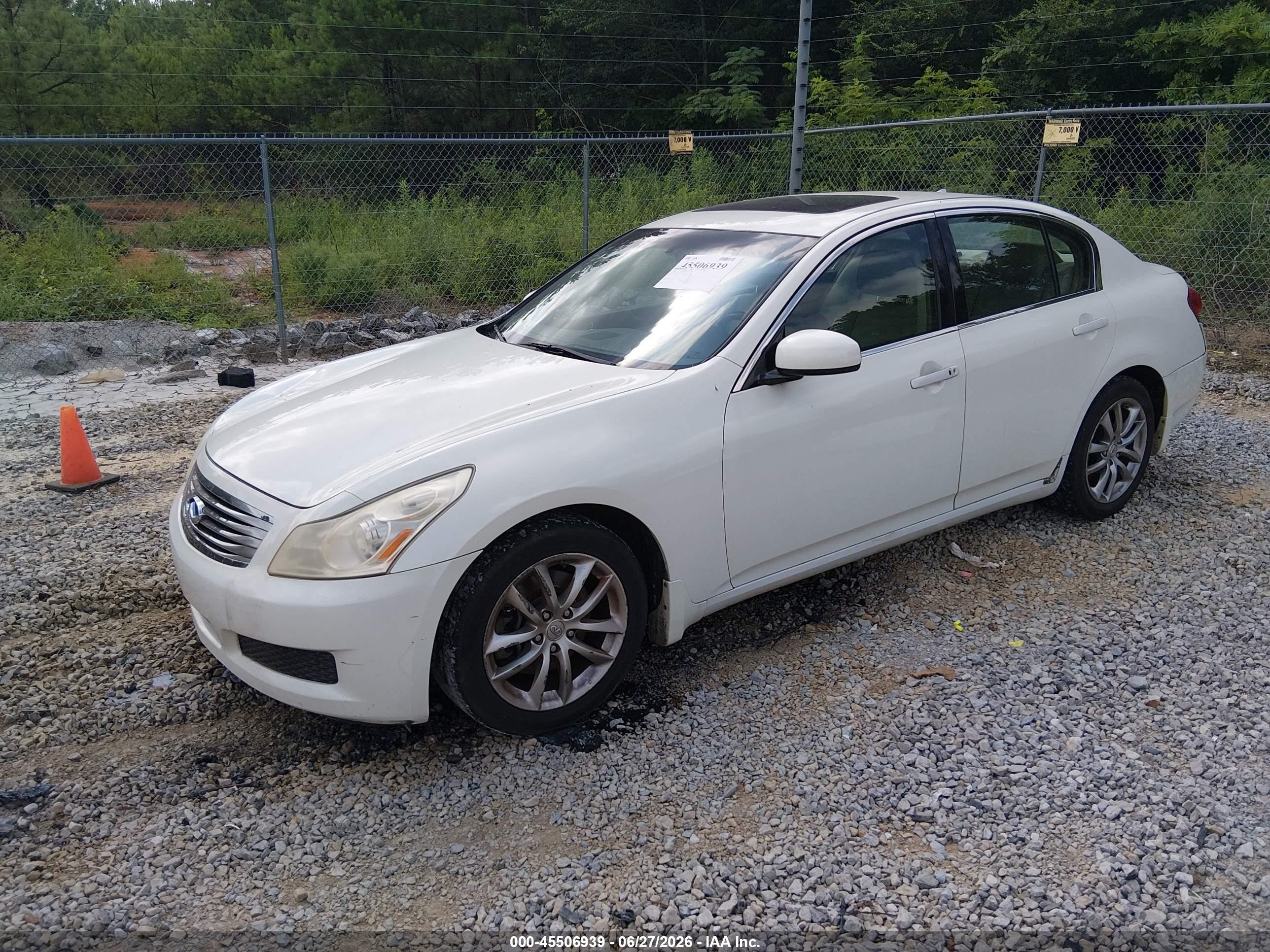 2008 Infiniti G35 Journey White vin: JNKBV61E98M210087