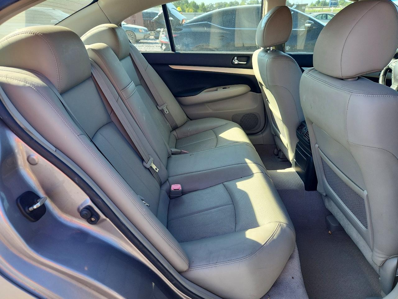 2008 Infiniti G35 Base Tan vin: JNKBV61E98M224801