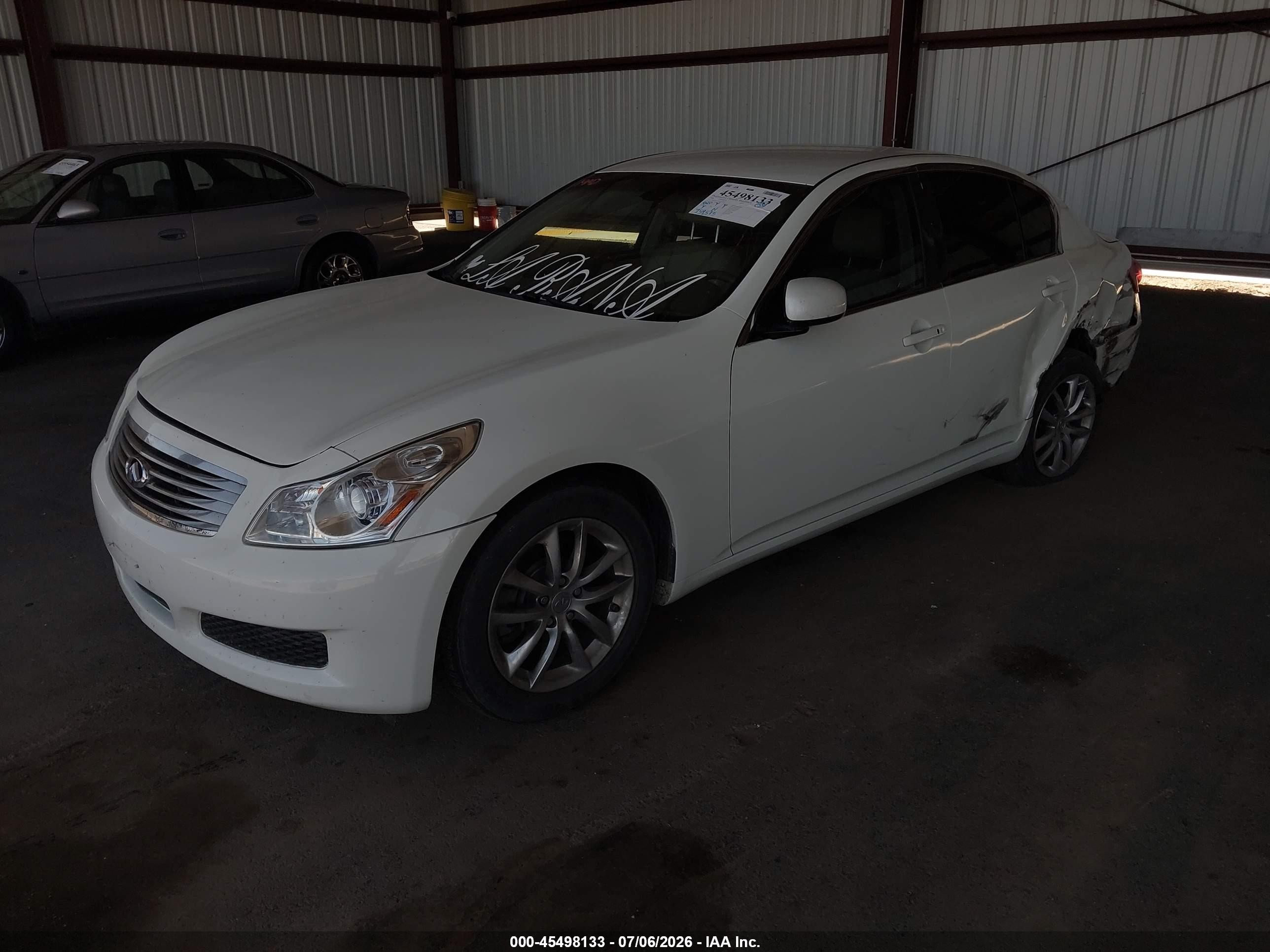 2008 Infiniti G35   White vin: JNKBV61EX8M220045
