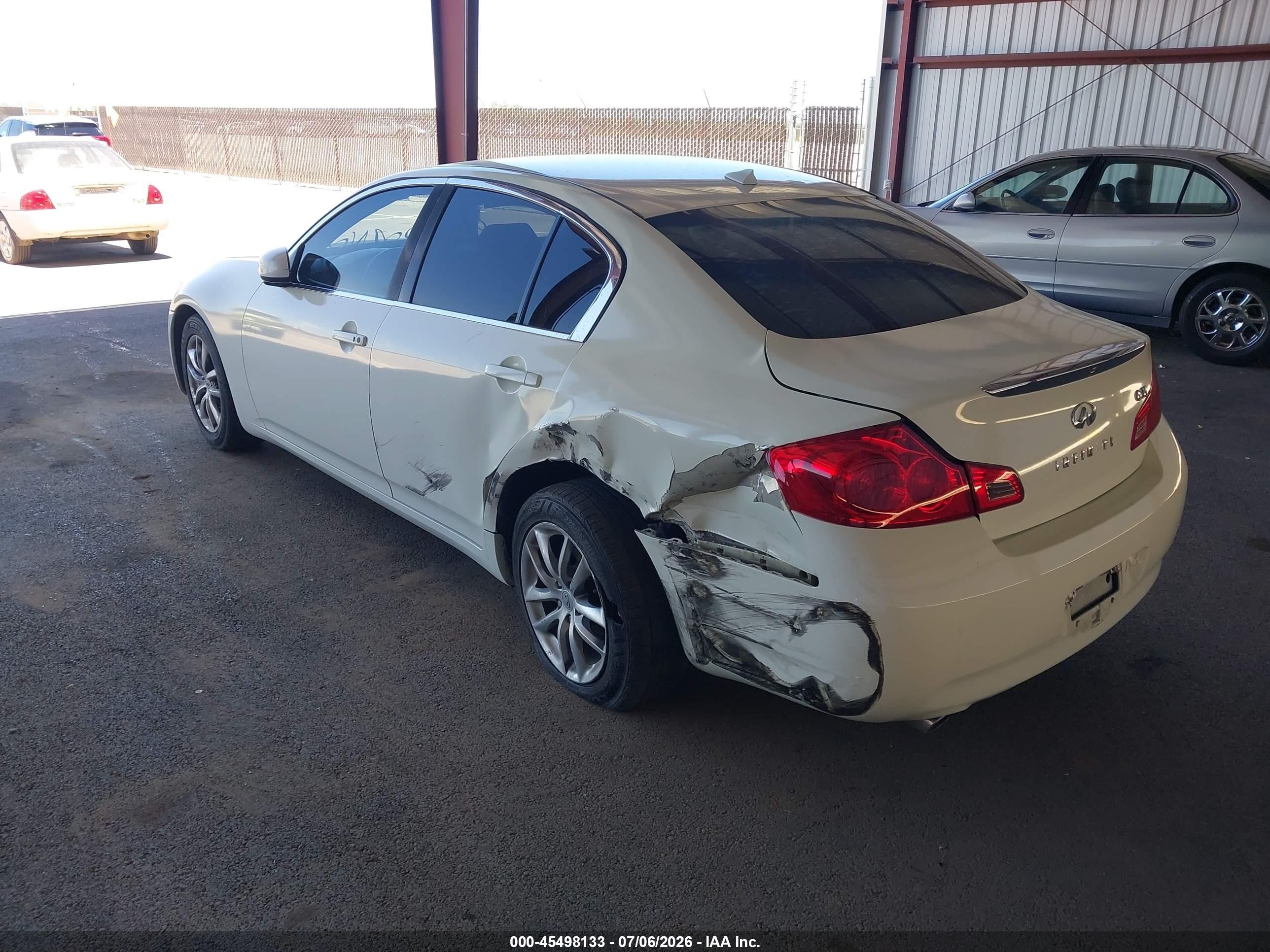 2008 Infiniti G35   White vin: JNKBV61EX8M220045