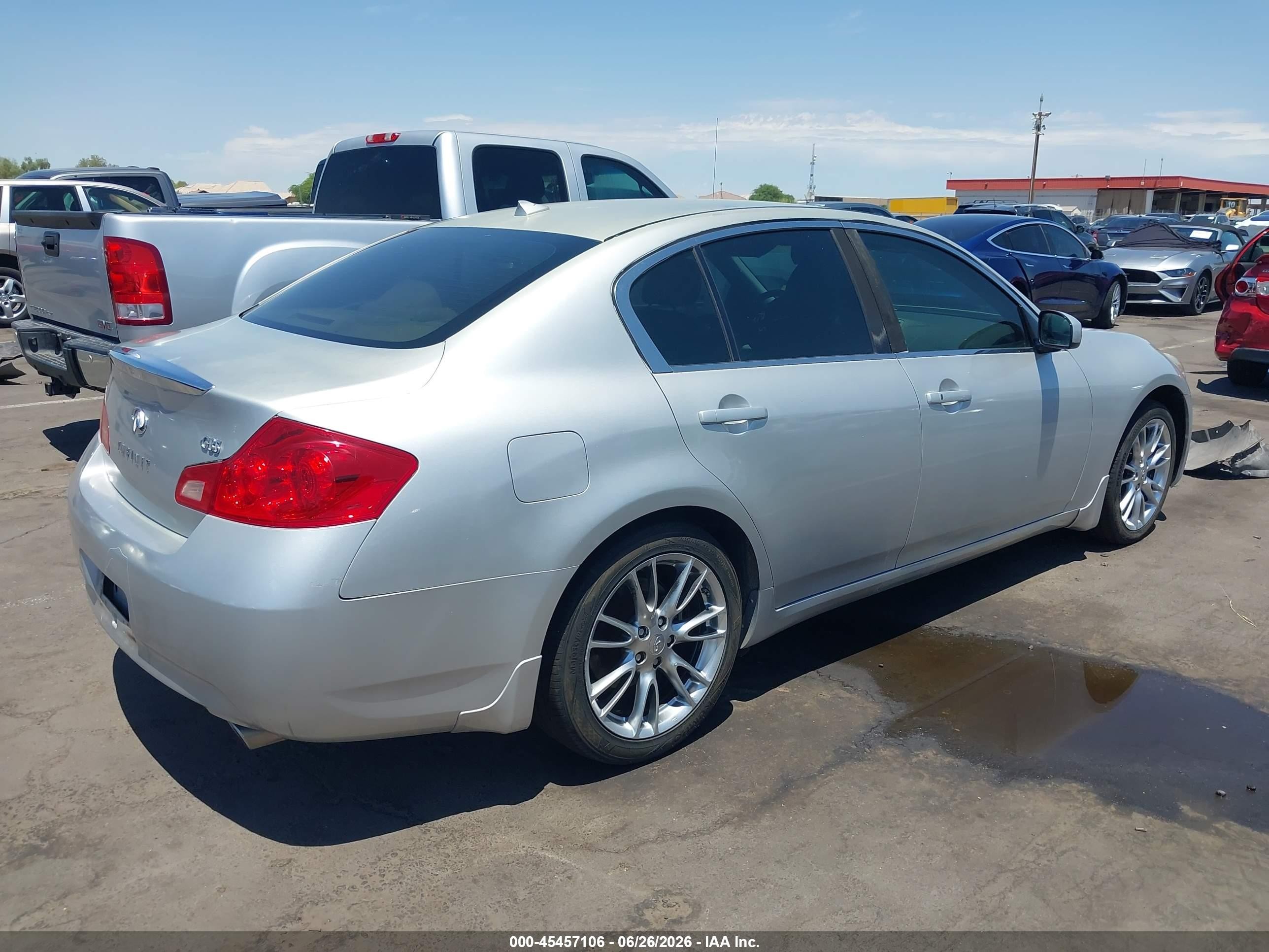 2008 Infiniti G35 Journey Silver vin: JNKBV61EX8M226217