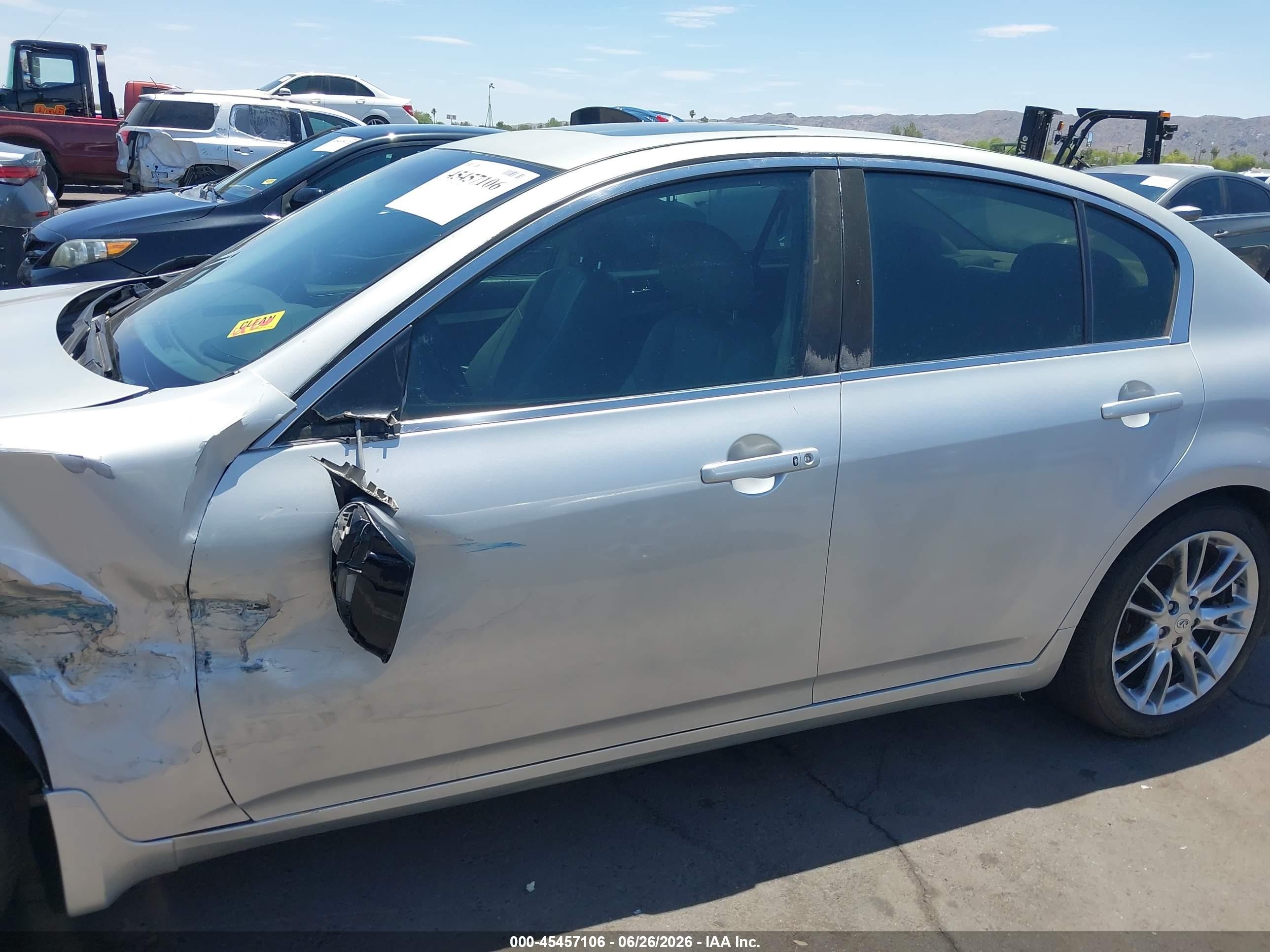 2008 Infiniti G35 Journey Silver vin: JNKBV61EX8M226217