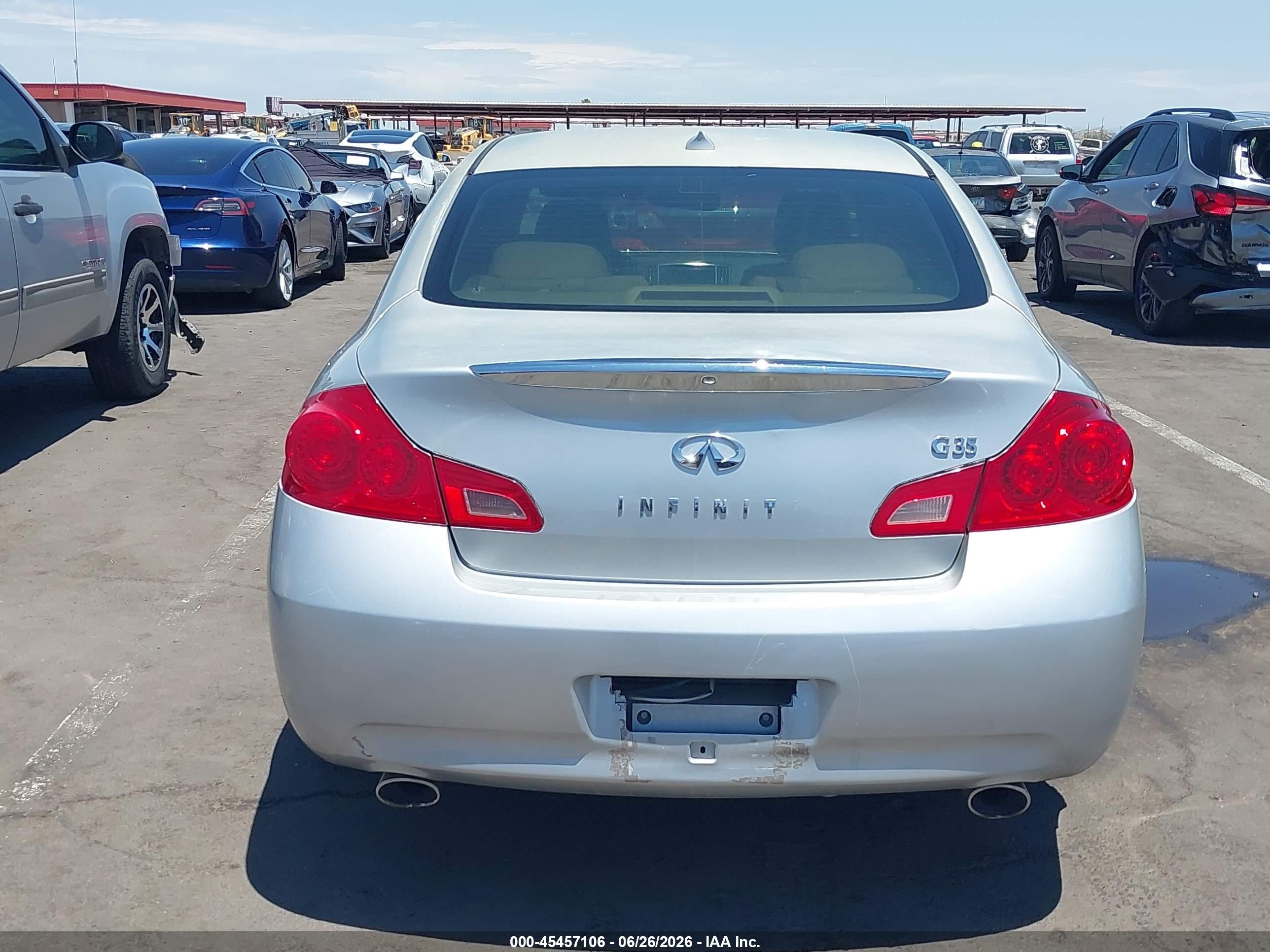 2008 Infiniti G35 Journey Silver vin: JNKBV61EX8M226217