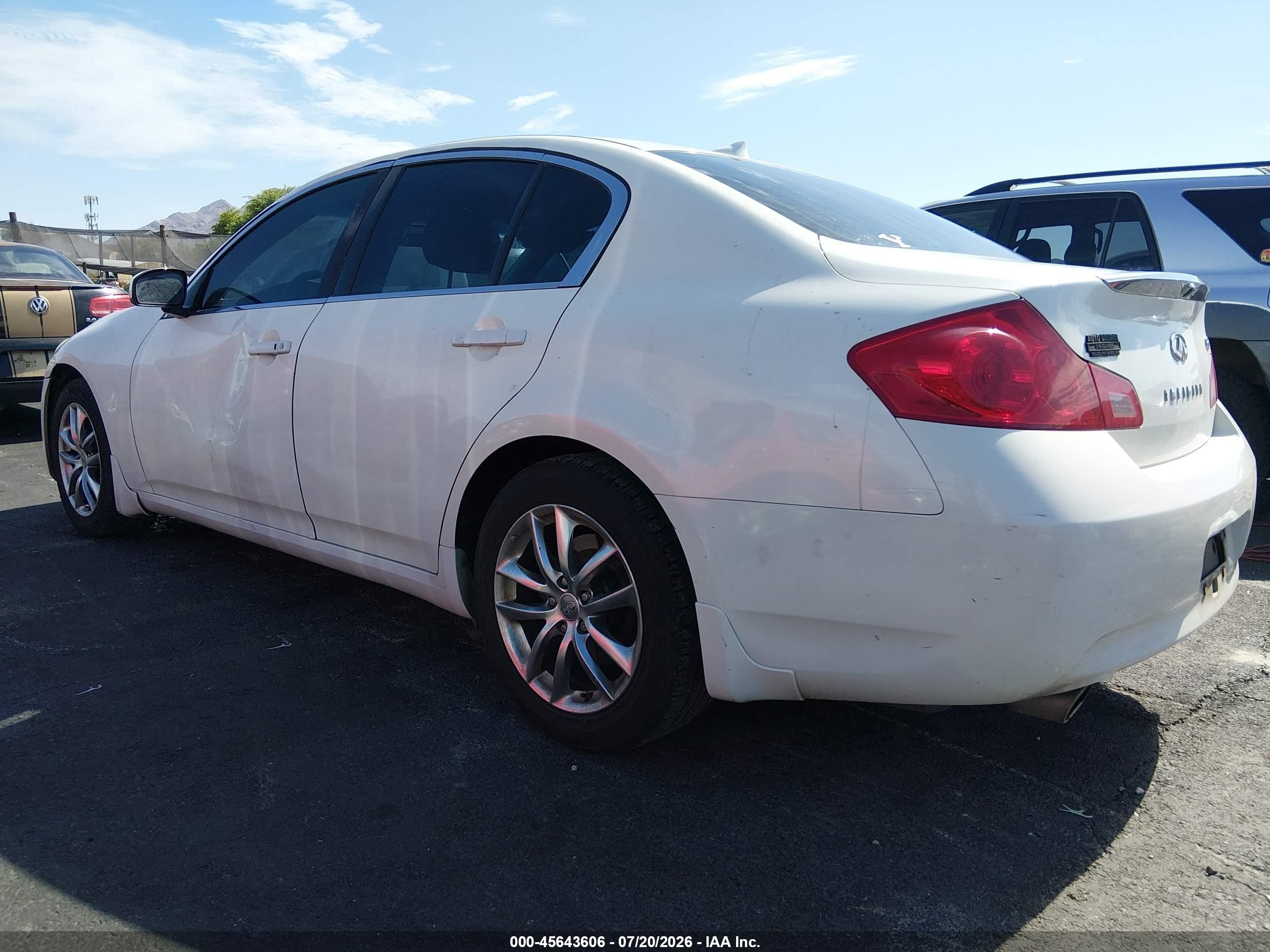 2008 Infiniti G35x   White vin: JNKBV61F08M253404