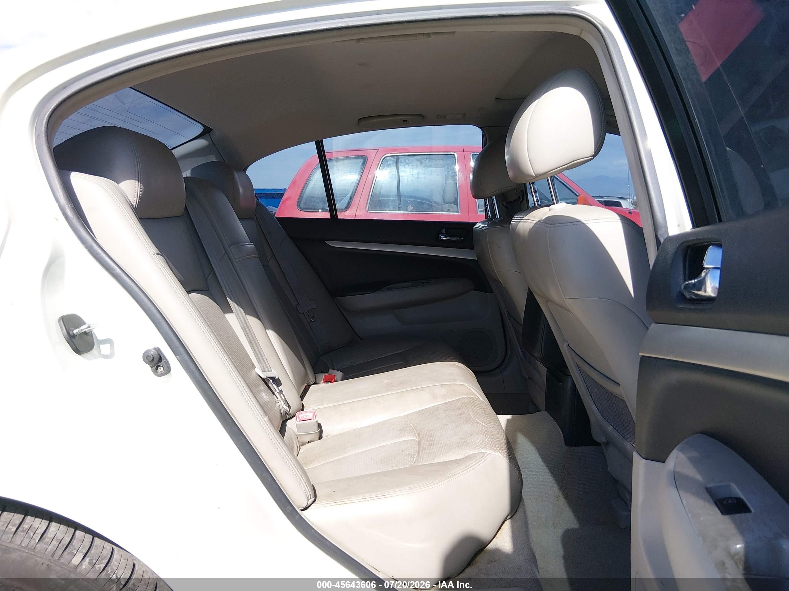 2008 Infiniti G35x   White vin: JNKBV61F08M253404