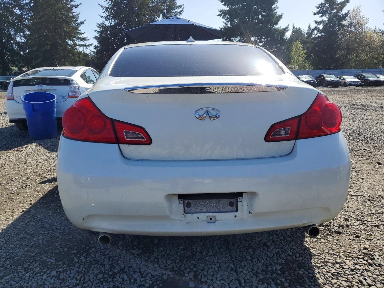 2007 Infiniti G35 X White vin: JNKBV61F17M809248