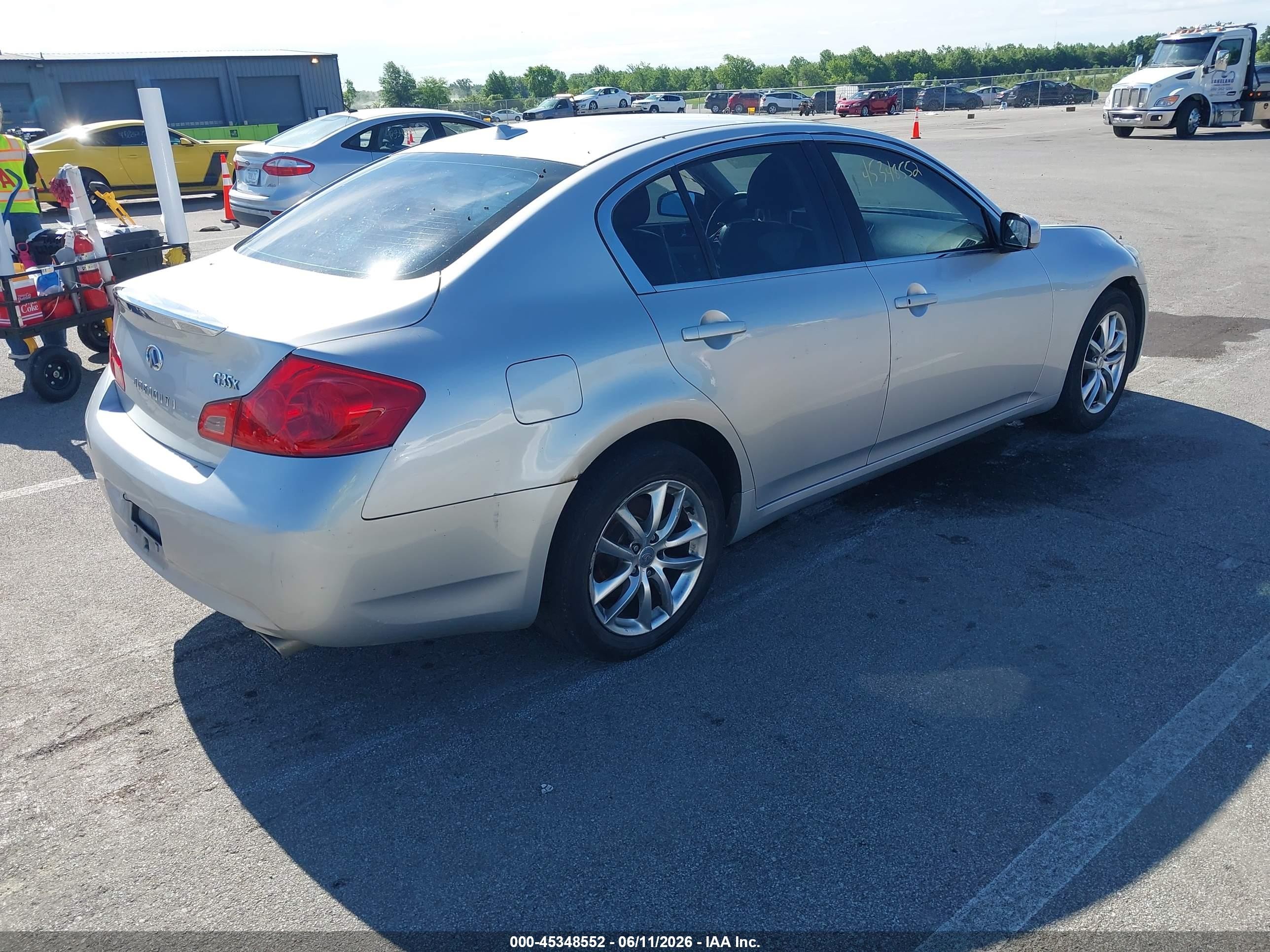 2007 Infiniti G35x   Silver vin: JNKBV61F17M818466
