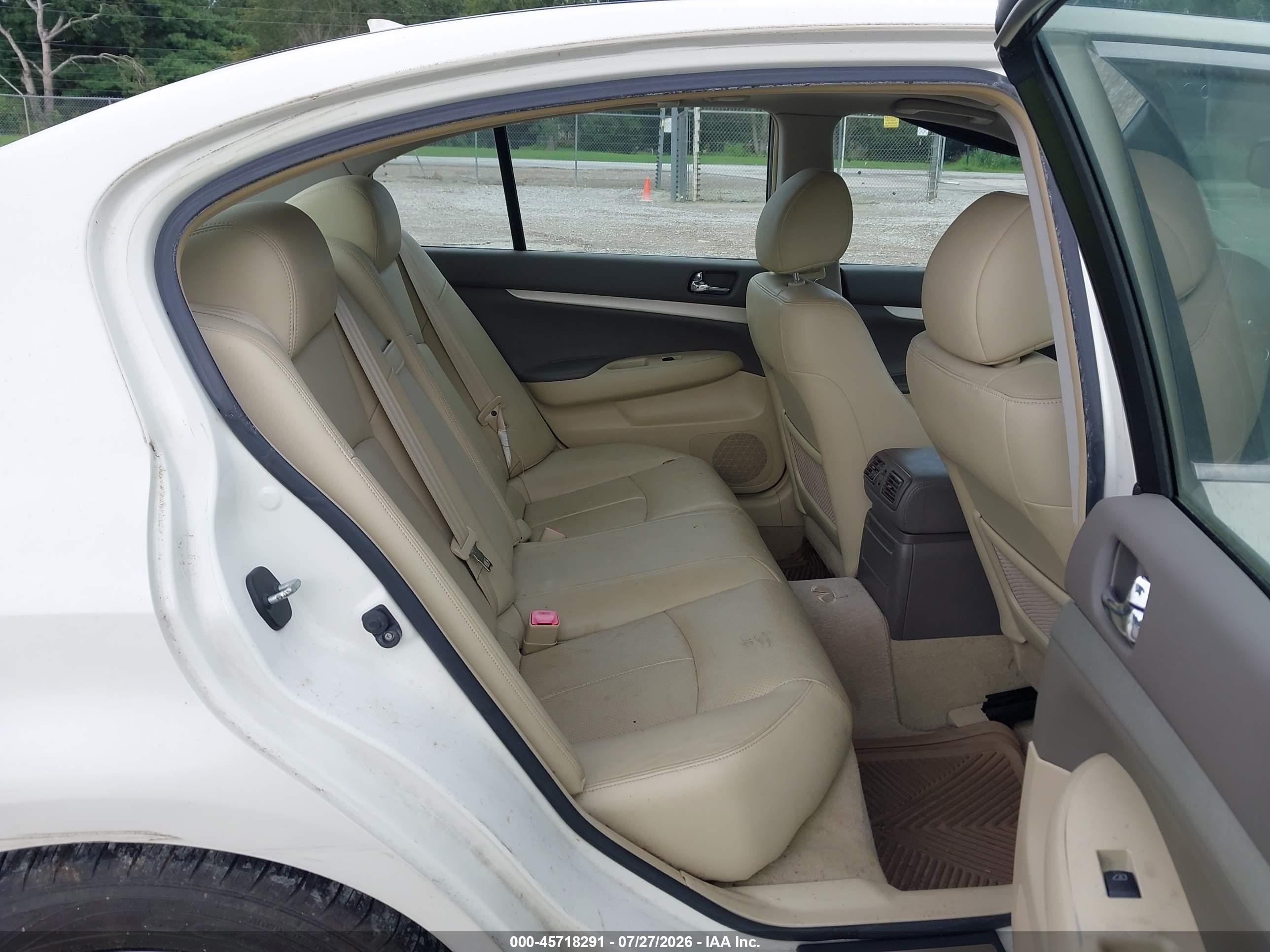 2008 Infiniti G35x White vin: JNKBV61F18M250348