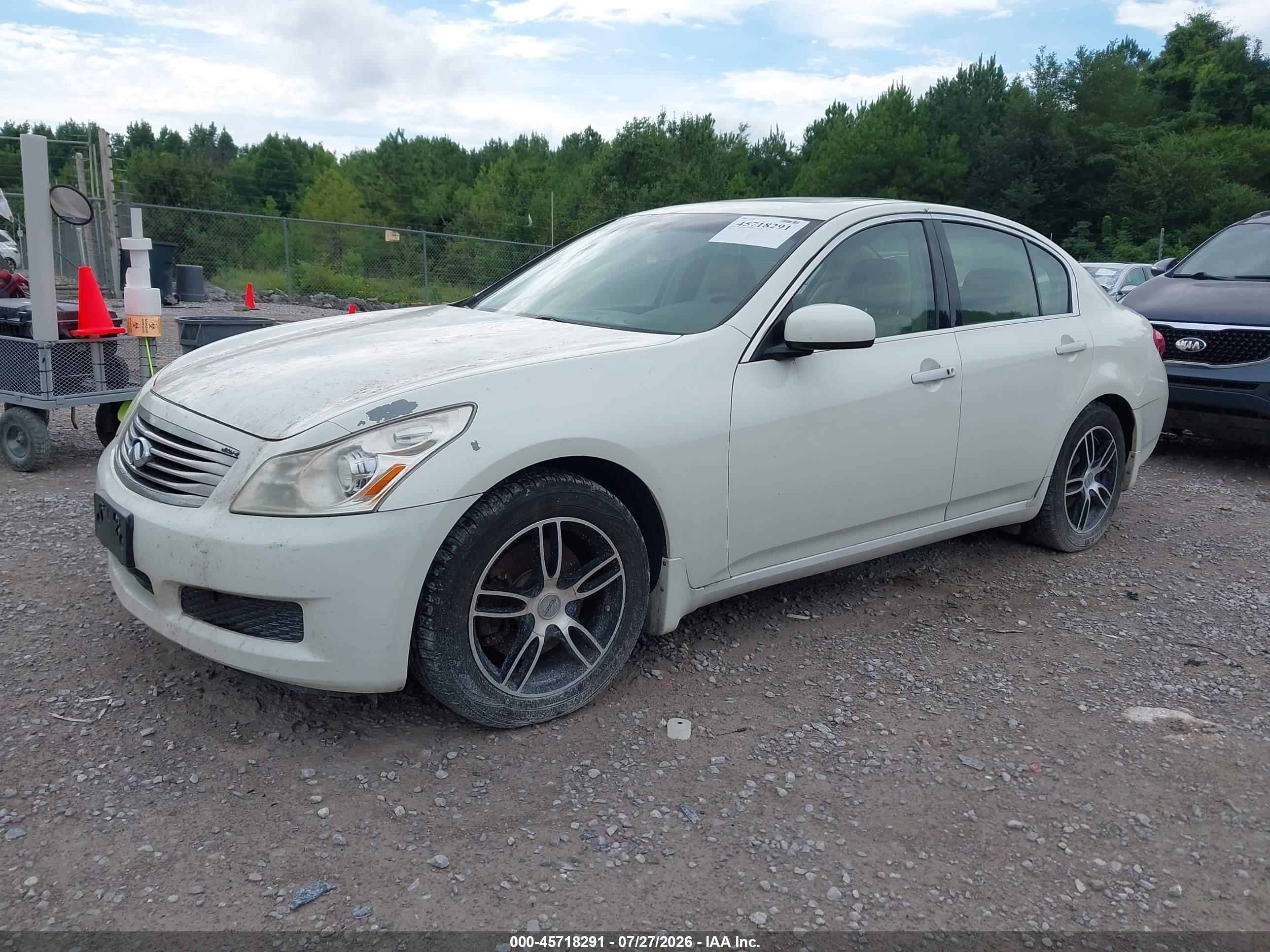 2008 Infiniti G35x White vin: JNKBV61F18M250348