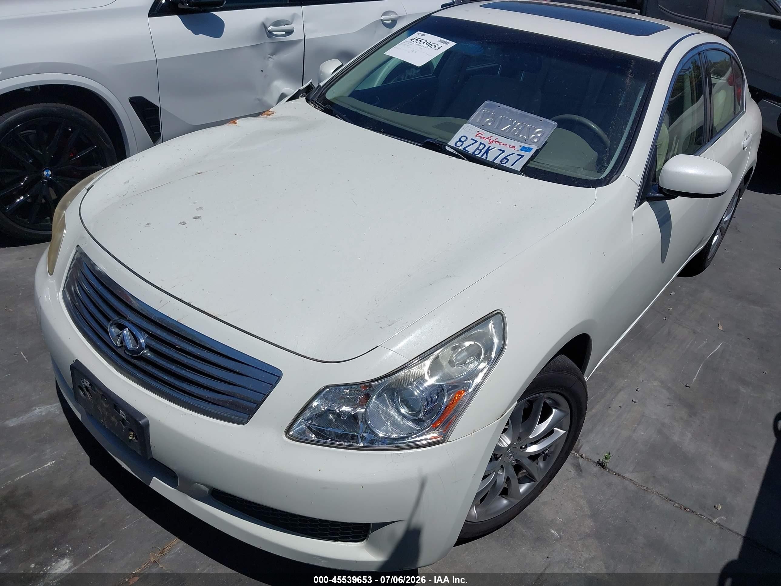 2008 Infiniti G35x   White vin: JNKBV61F18M251791