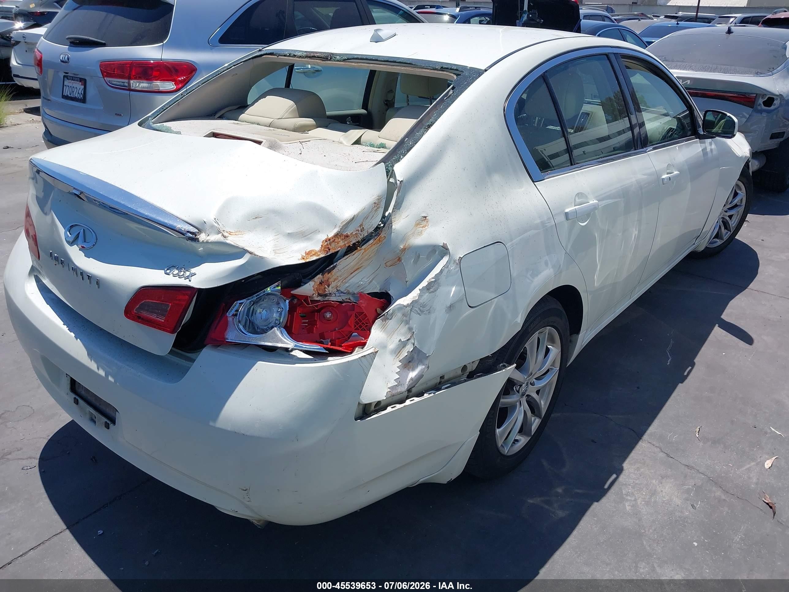 2008 Infiniti G35x   White vin: JNKBV61F18M251791