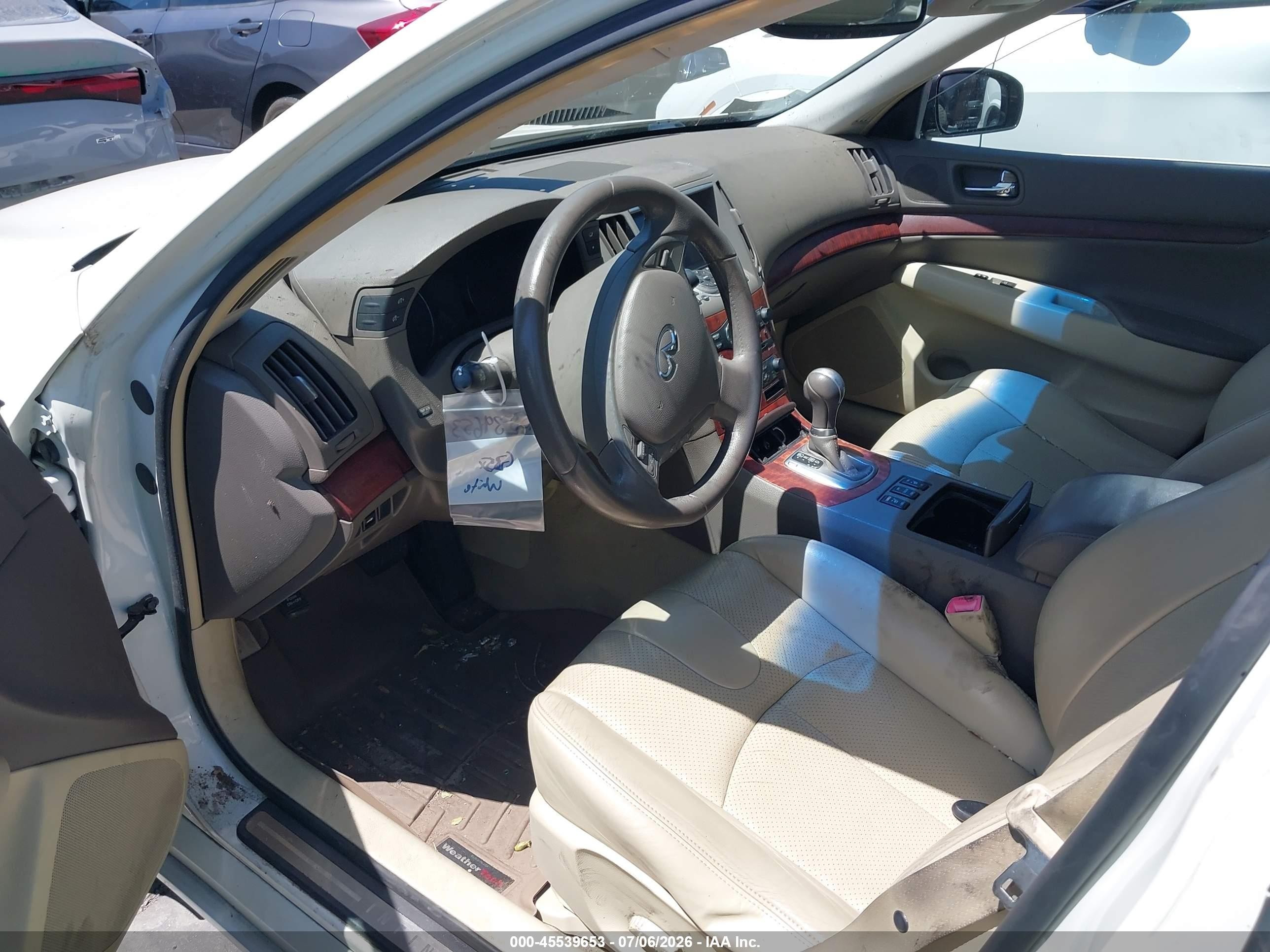 2008 Infiniti G35x   White vin: JNKBV61F18M251791